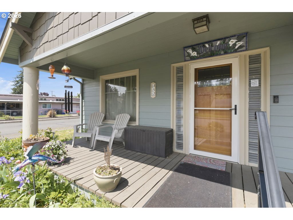 352 W M St Property Photo 1