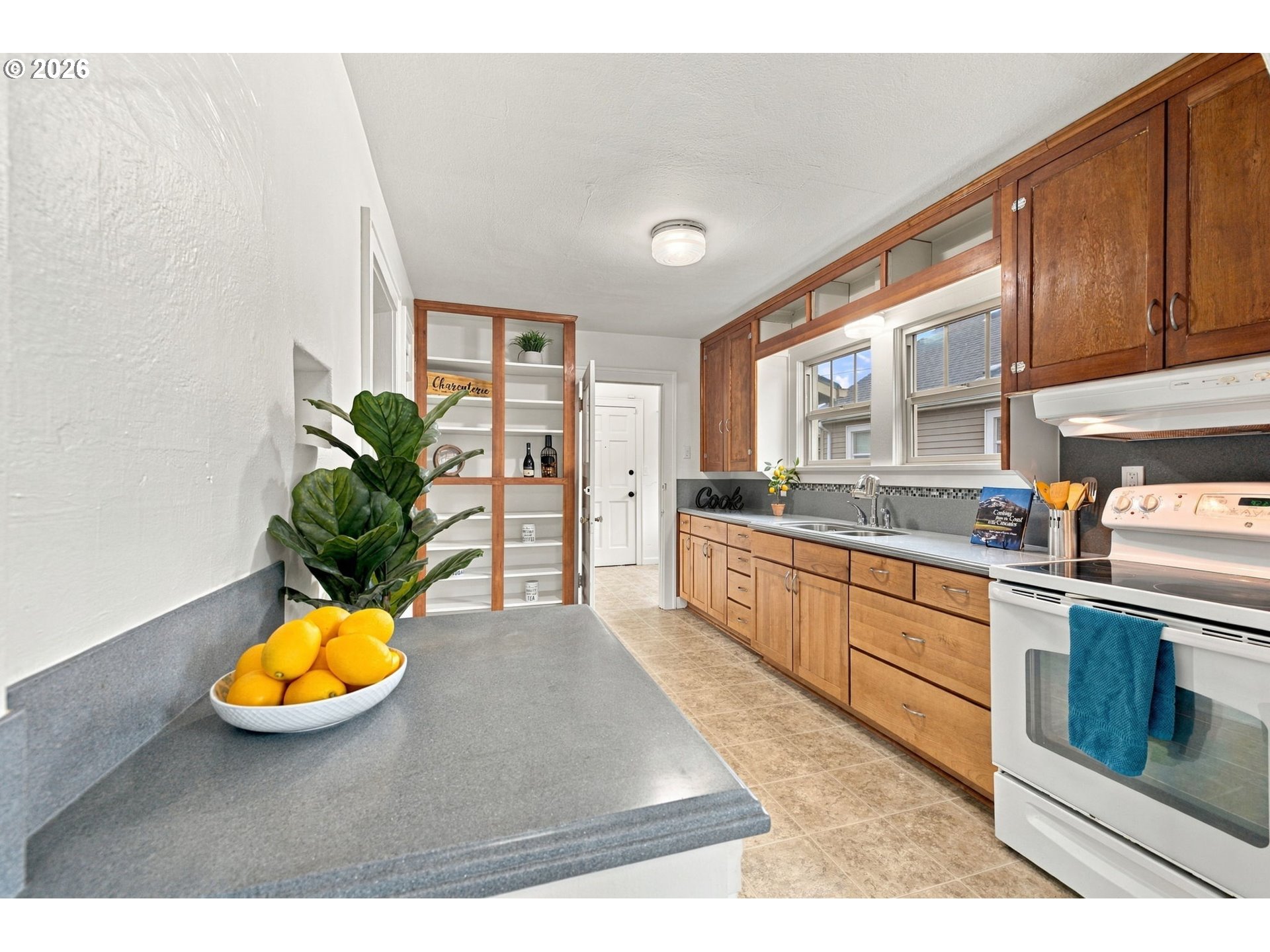 352 W M St Property Photo 15