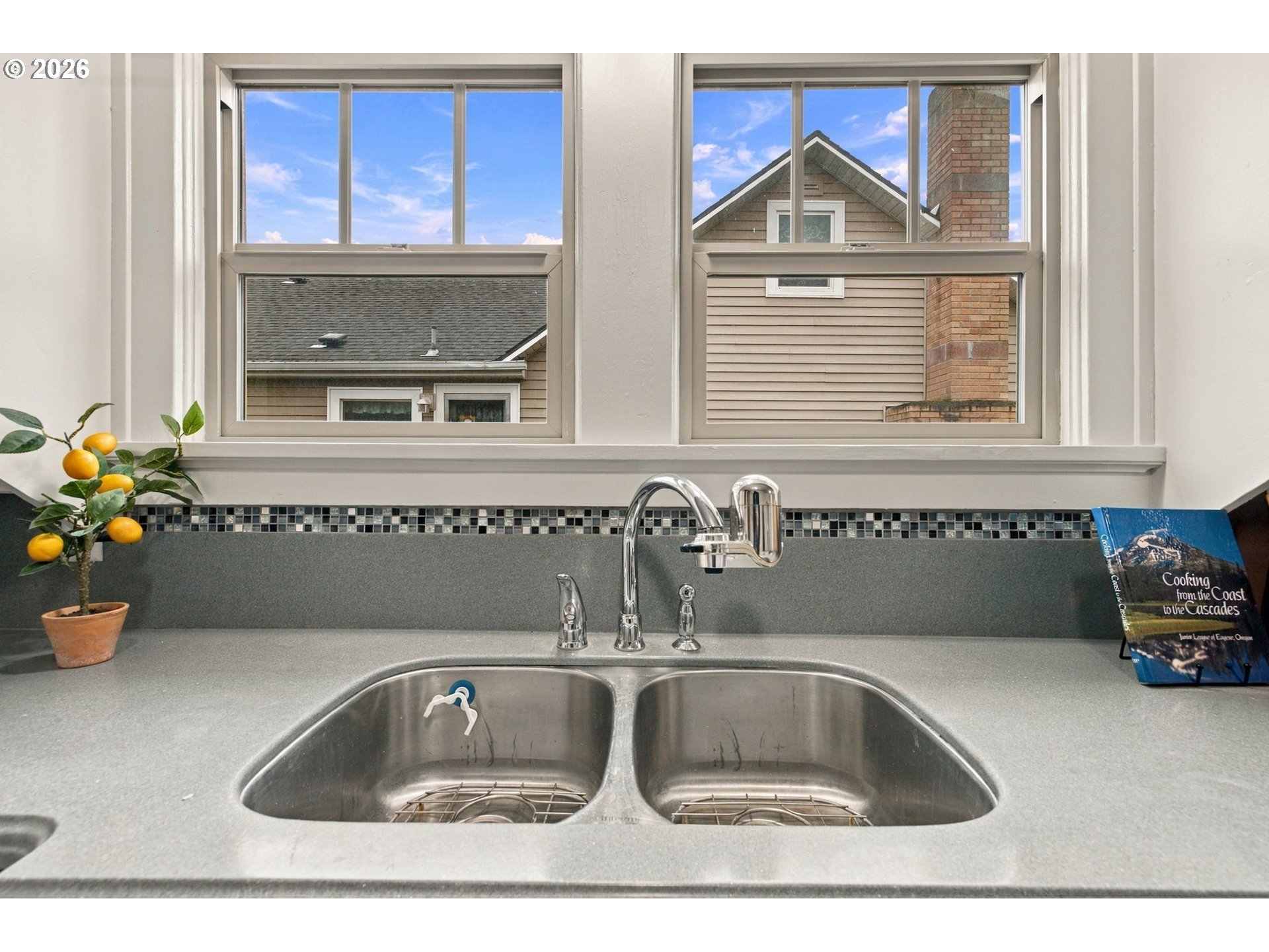 352 W M St Property Photo 19