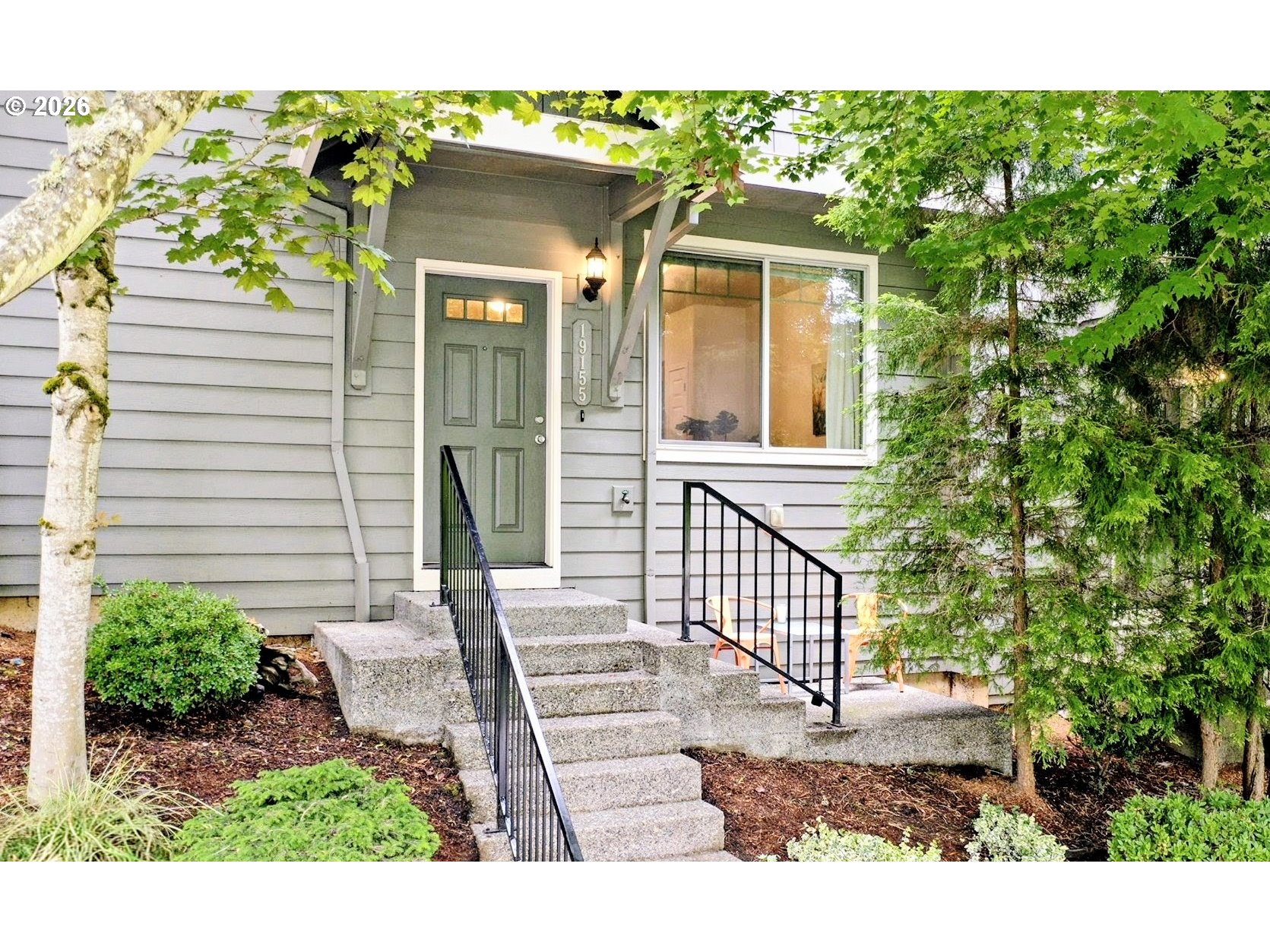 19155 Oak Ave Property Photo 1