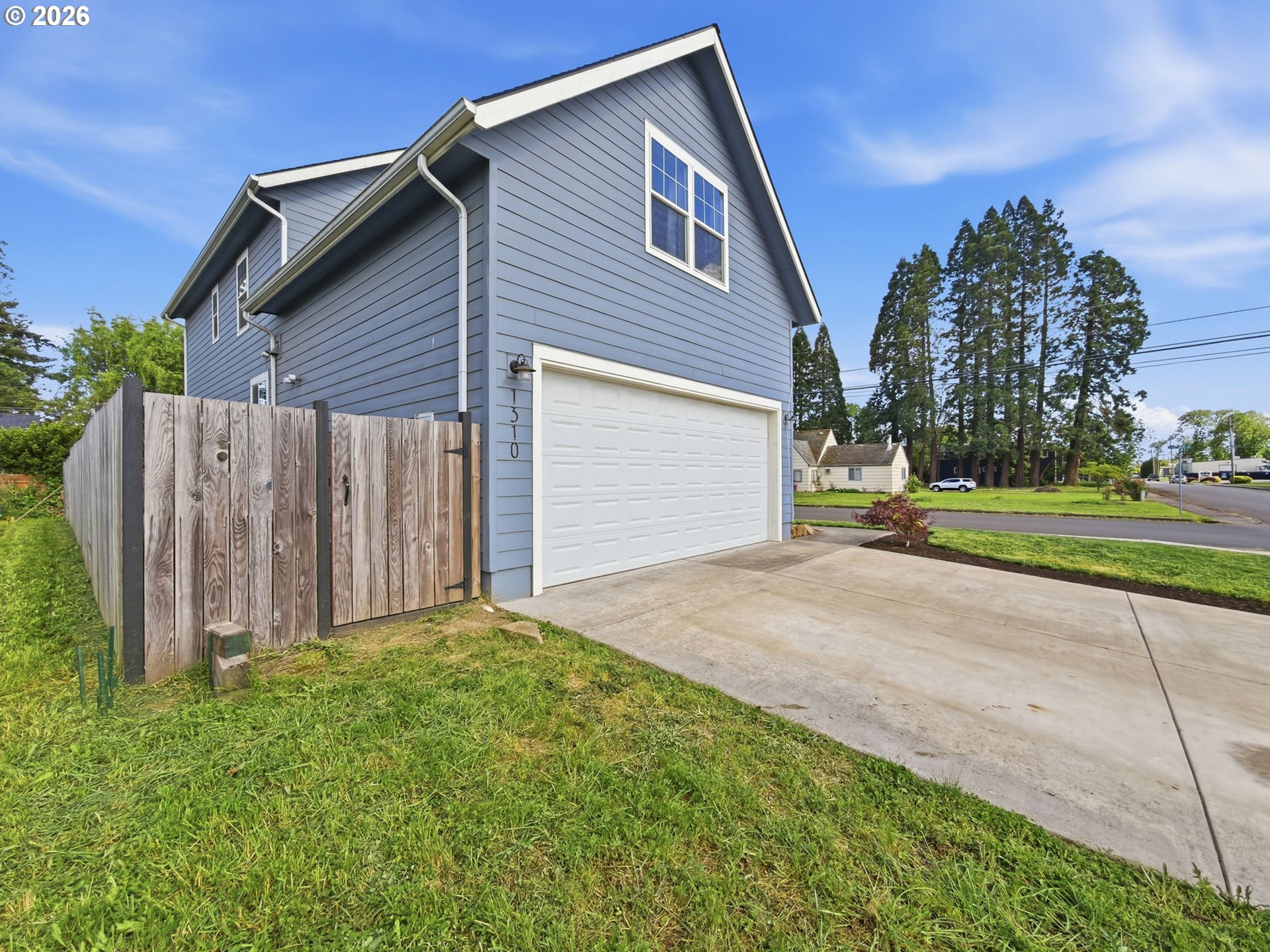 1310 Elm St Property Photo 3