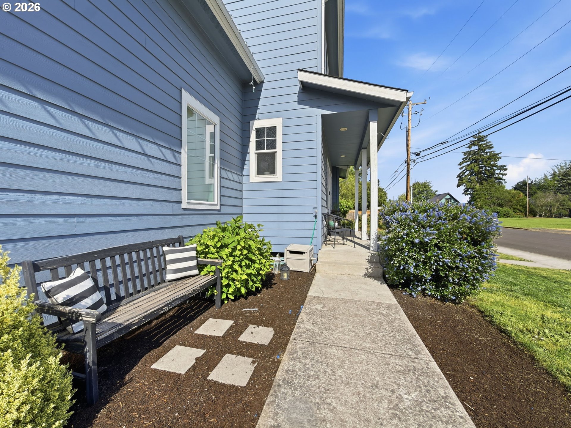 1310 Elm St Property Photo 4