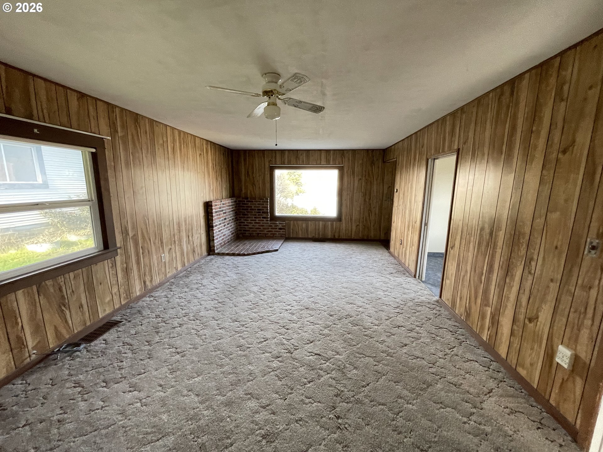 280 W Center St Property Photo 4