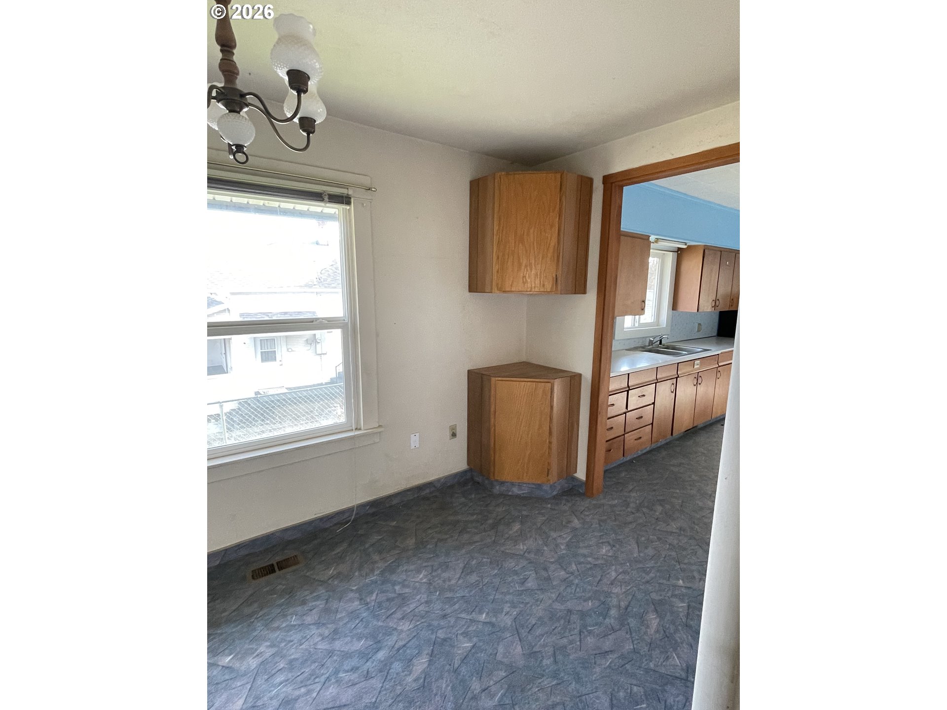280 W Center St Property Photo 11