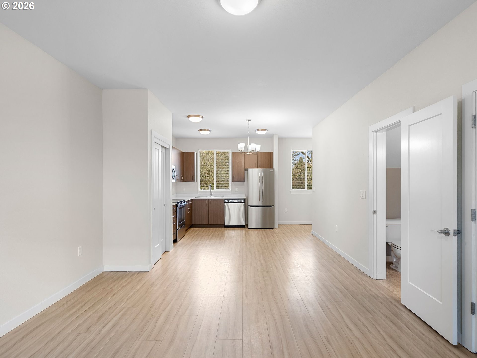 10843 E Burnside St Property Photo 8