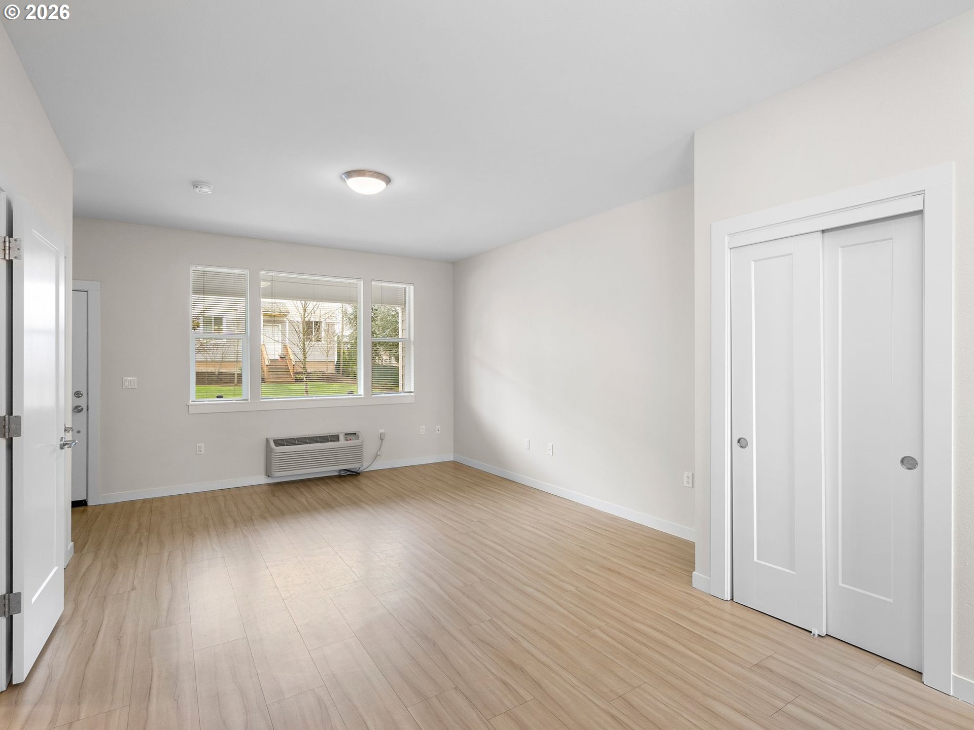 10843 E Burnside St Property Photo 11