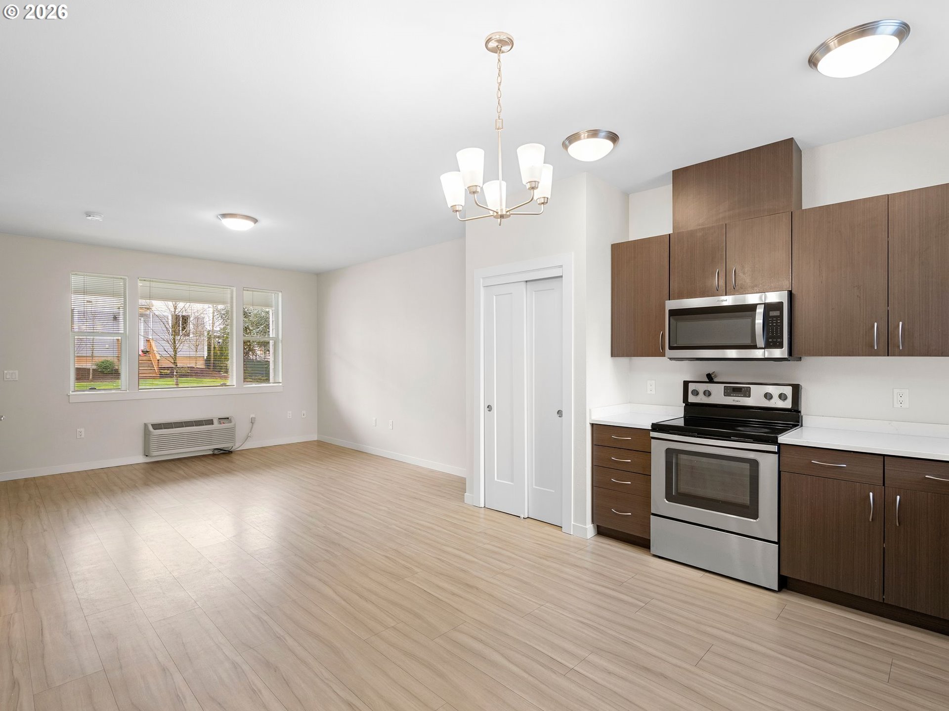 10843 E Burnside St Property Photo 18