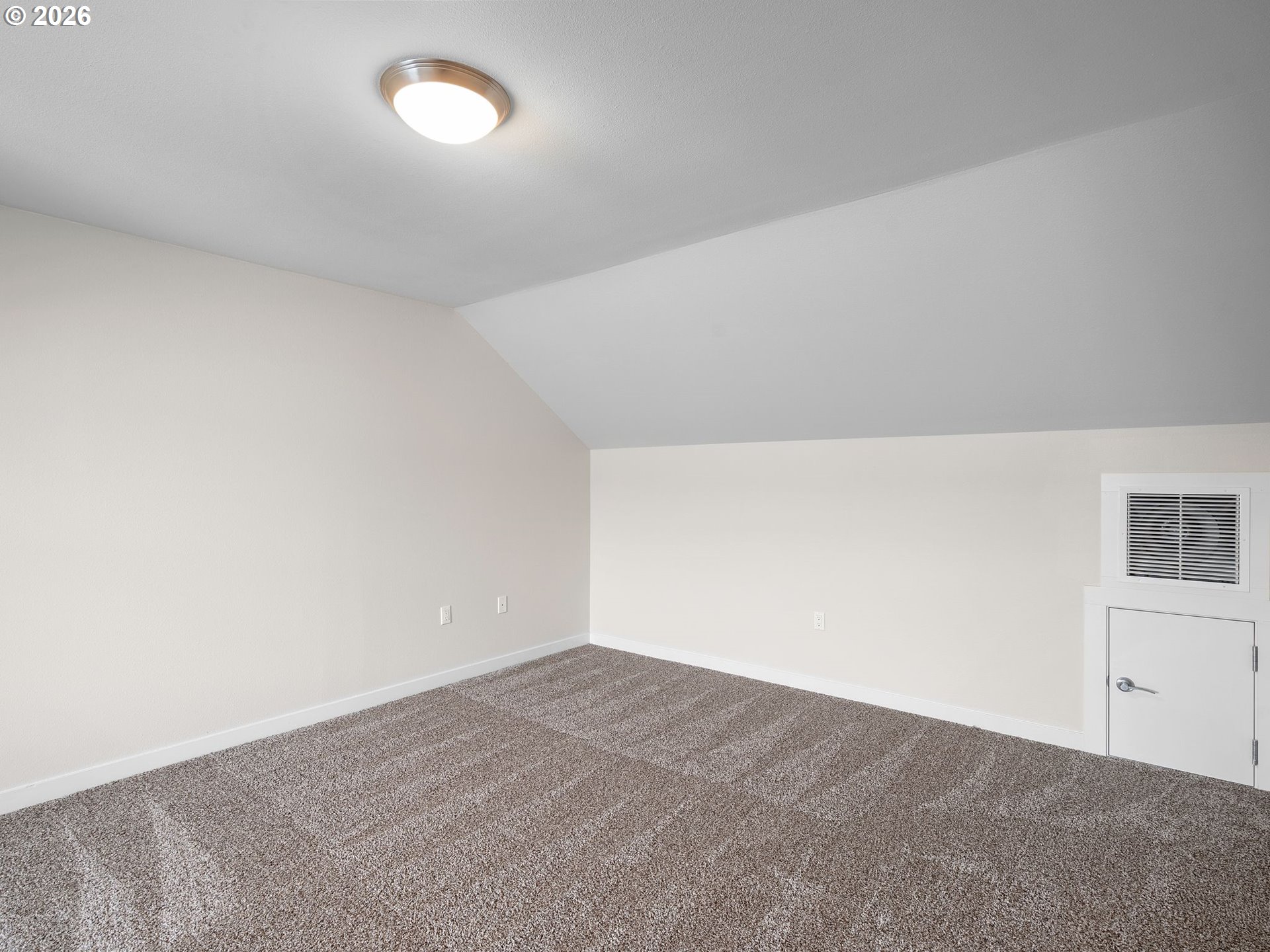 10843 E Burnside St Property Photo 28