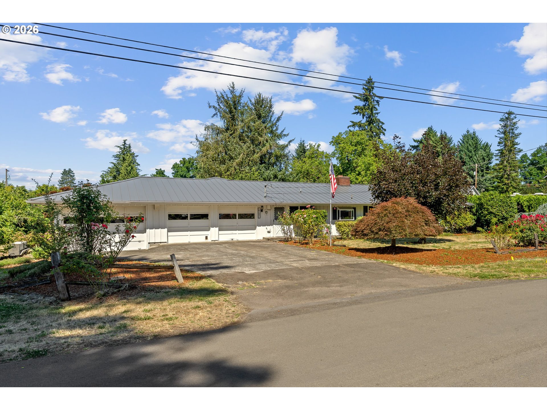 16127 Harley Ave Property Photo 4