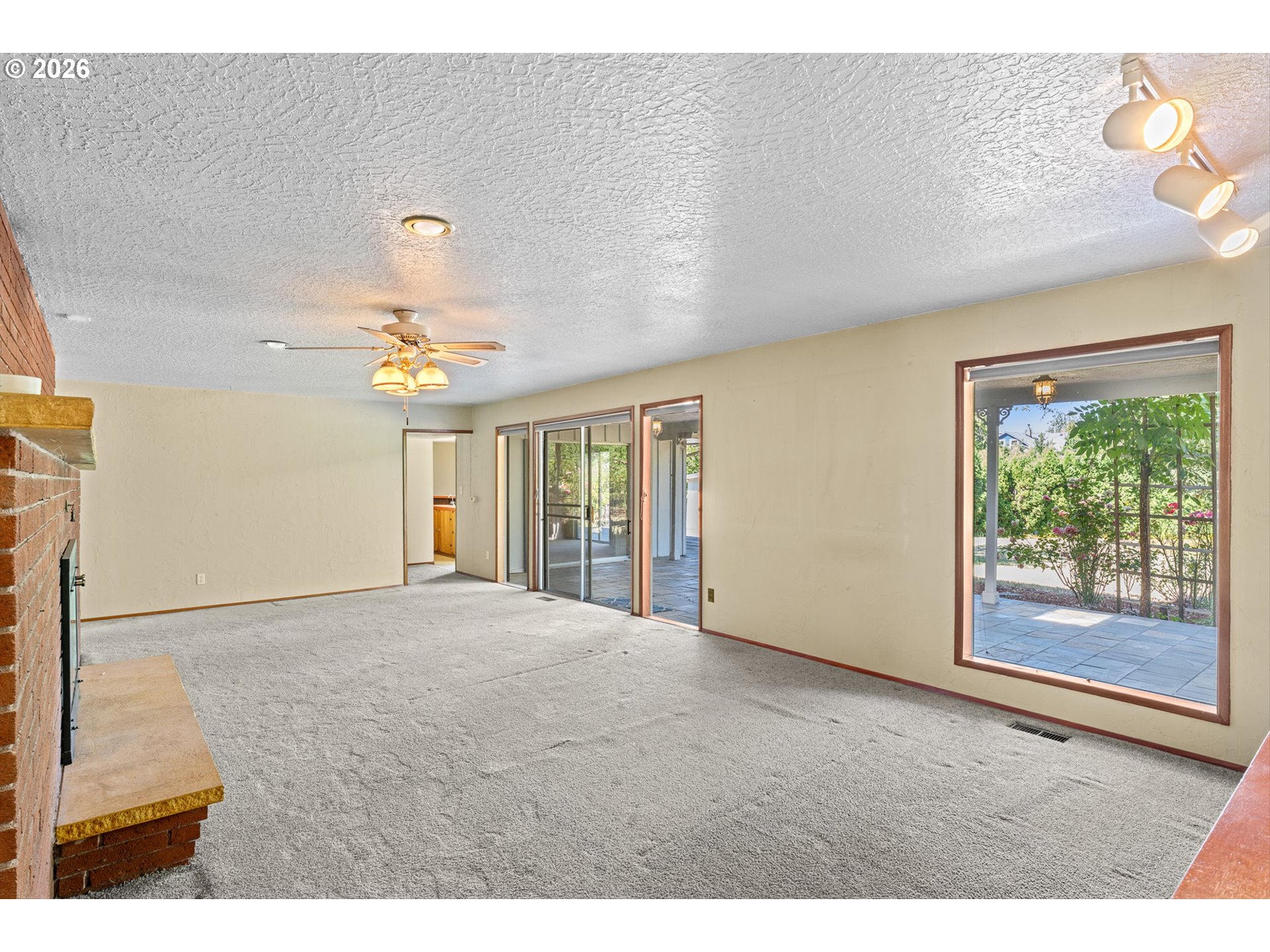 16127 Harley Ave Property Photo 9