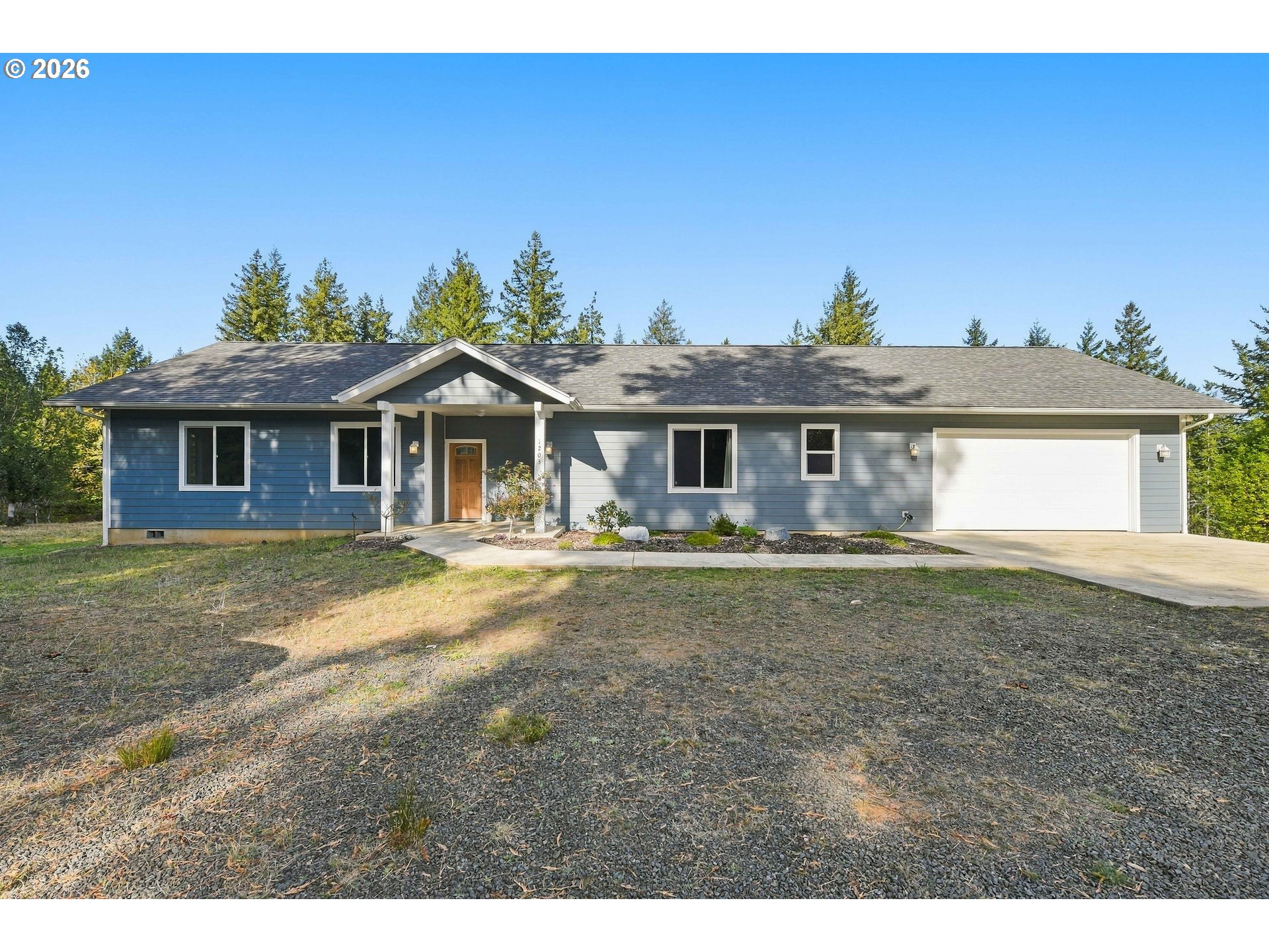 1203 N Crest Rd Property Photo 3