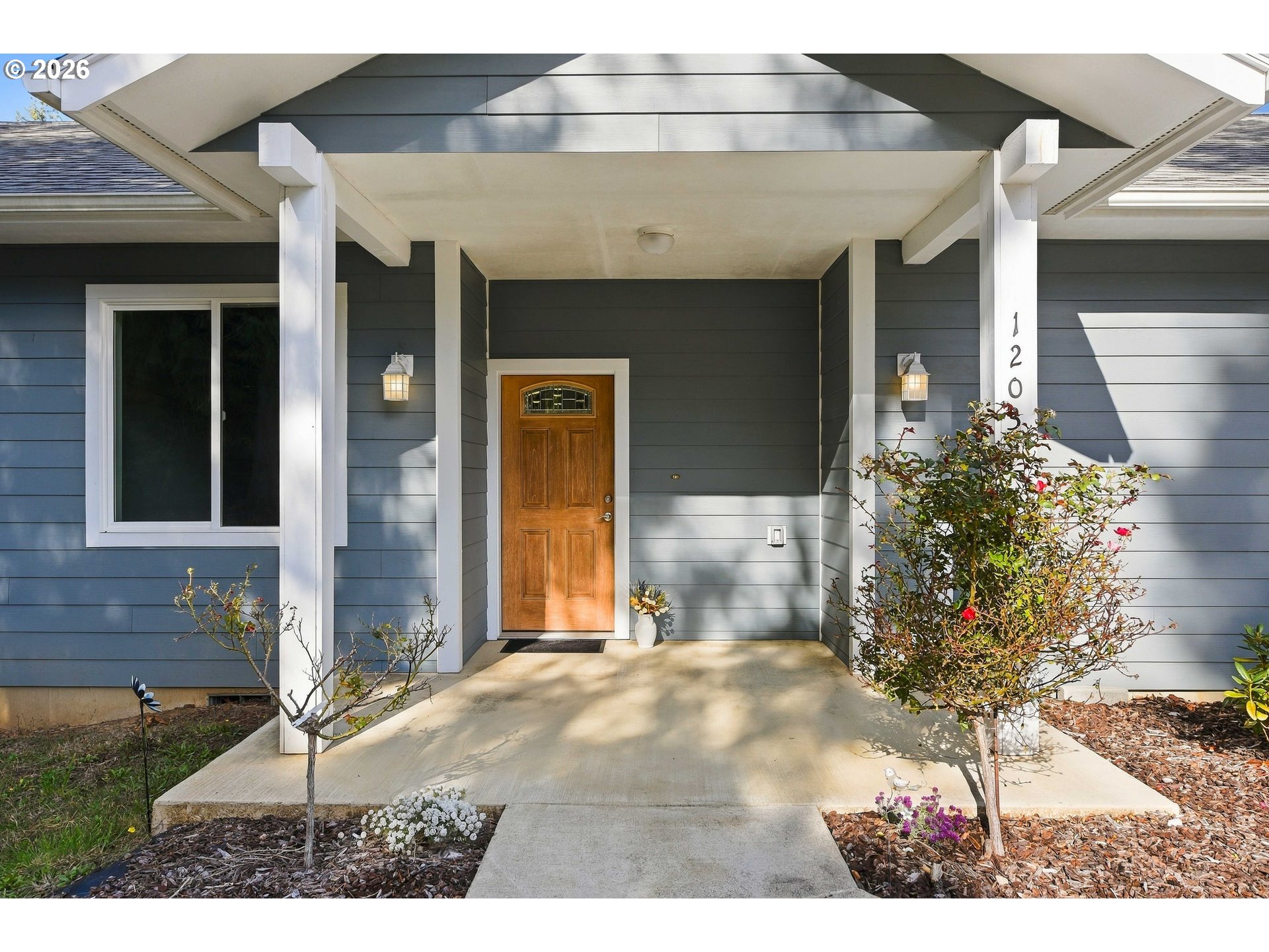 1203 N Crest Rd Property Photo 4