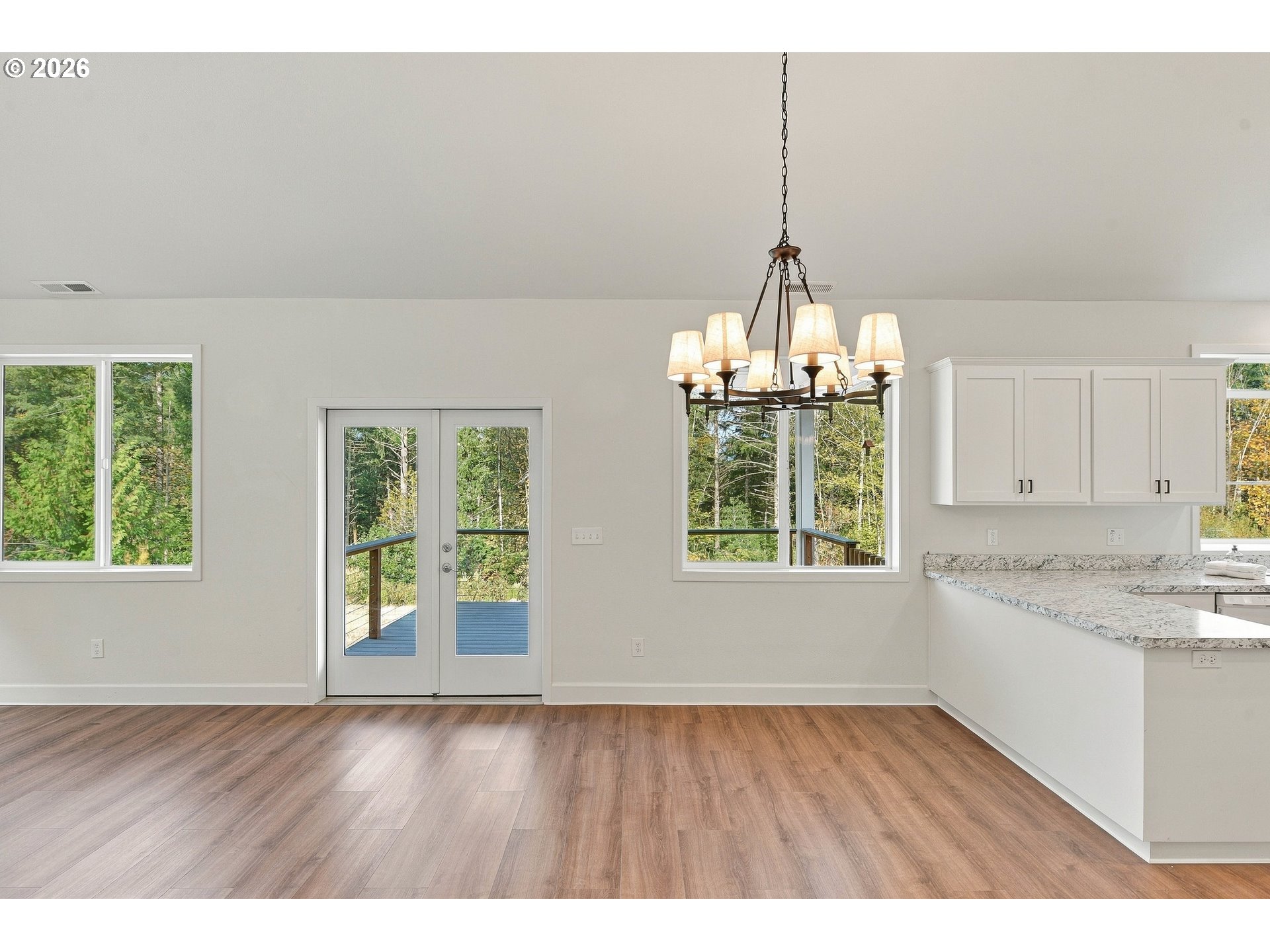 1203 N Crest Rd Property Photo 15
