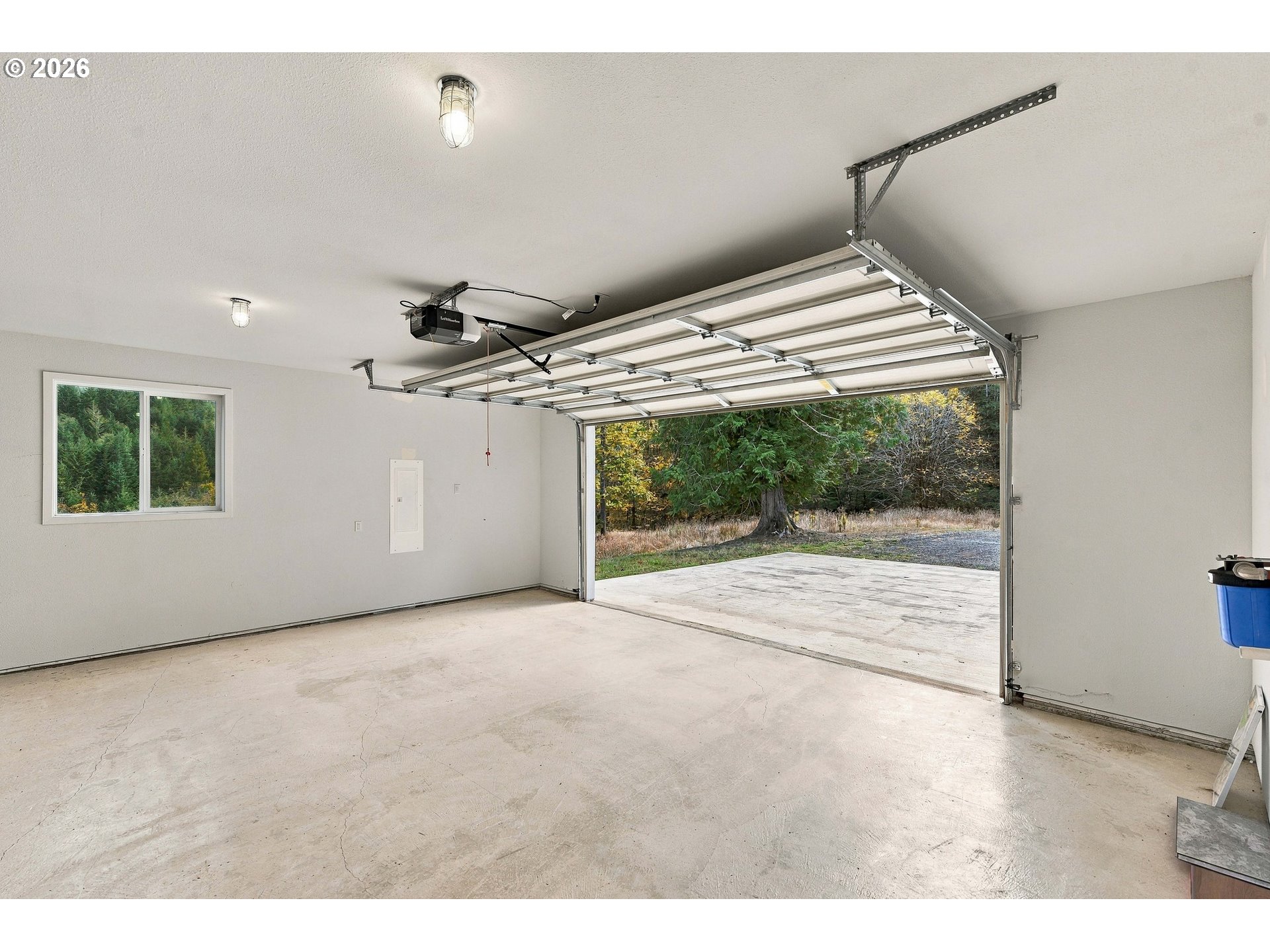 1203 N Crest Rd Property Photo 30