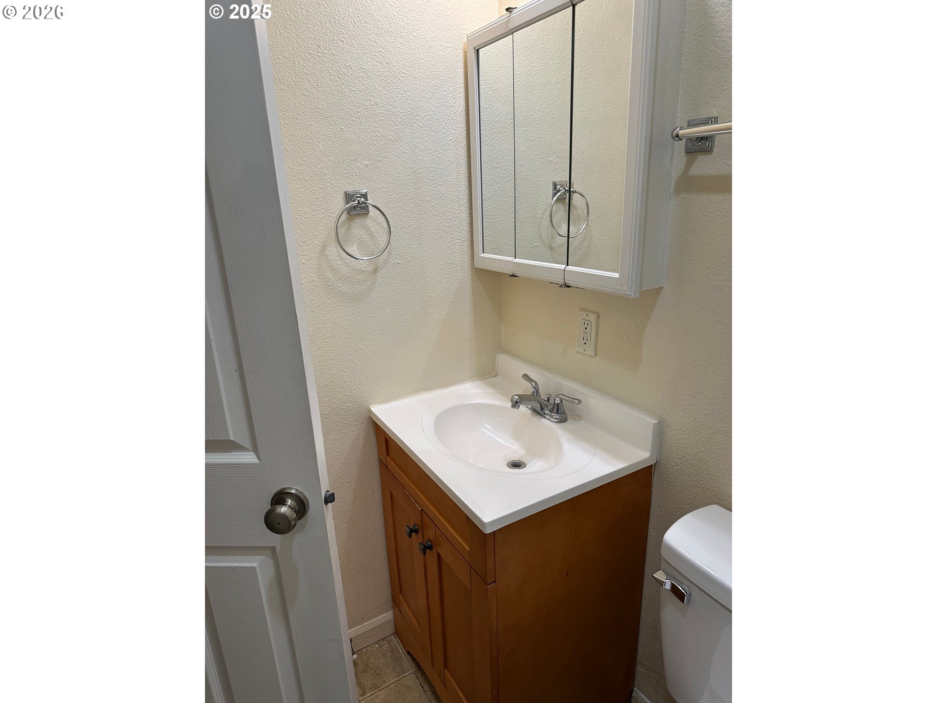 2046 W 14th Pl Property Photo 10