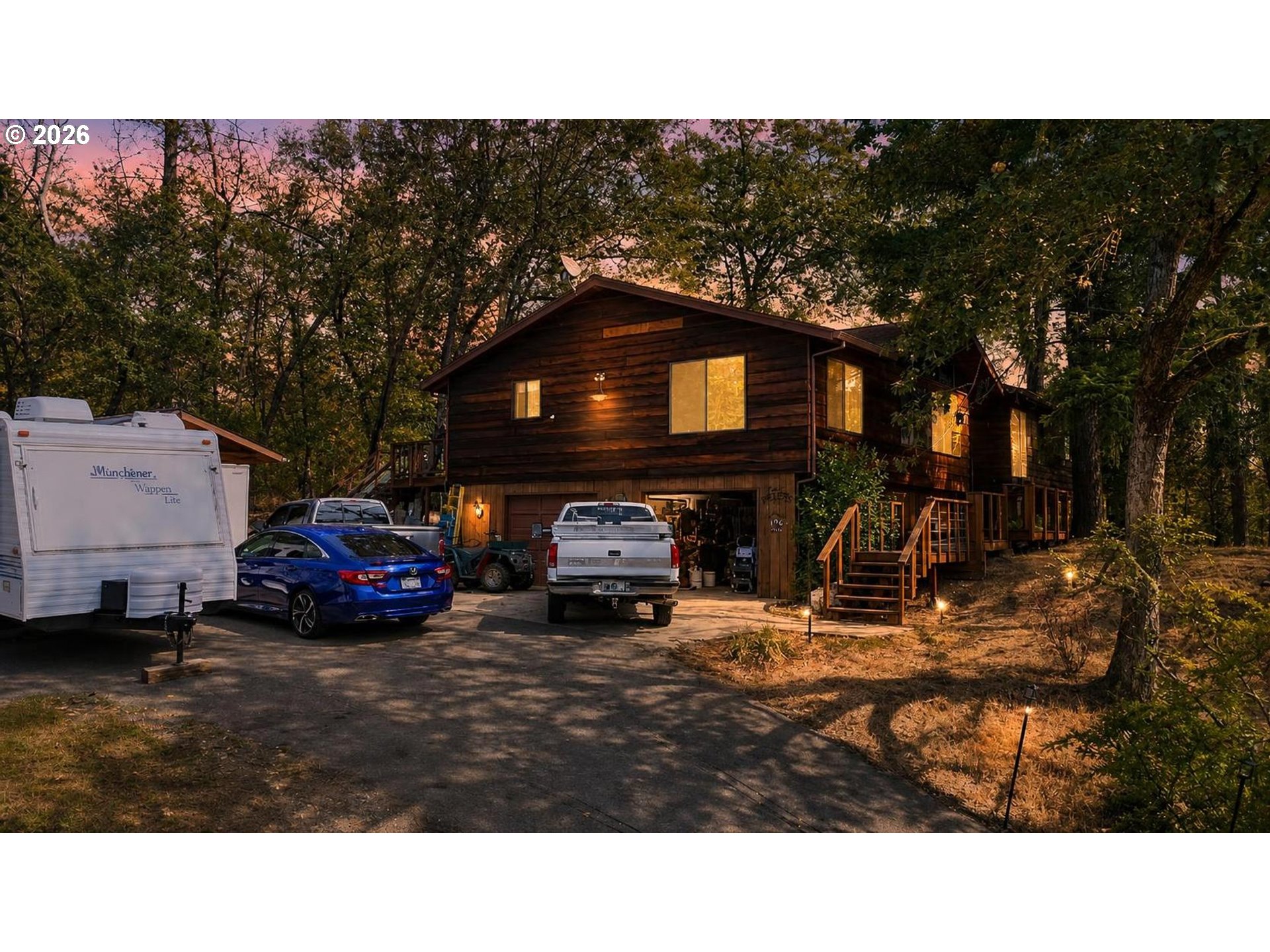 701 Crest Ln Property Photo 1