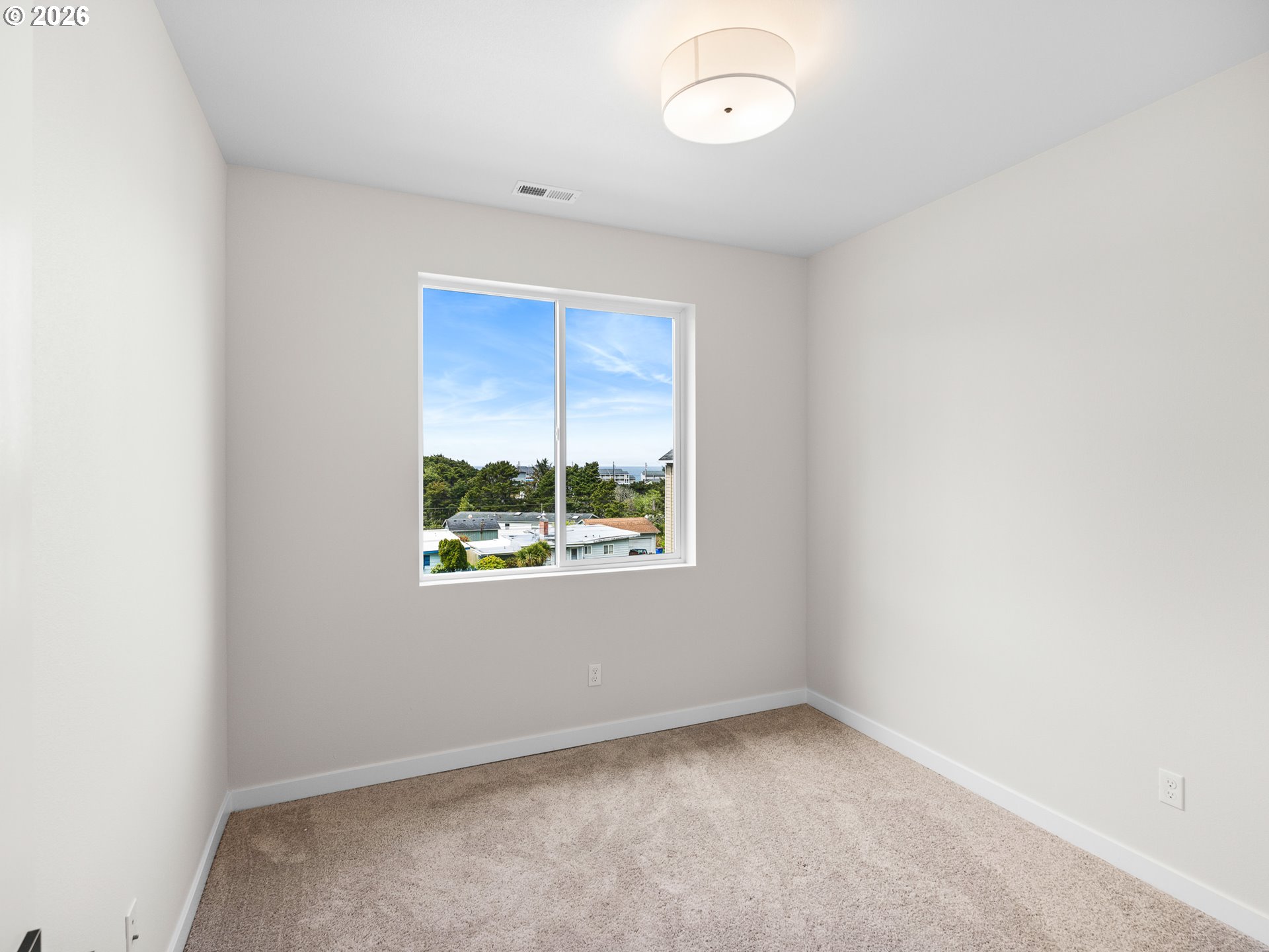 331 Se Jetty Ave Property Photo 14