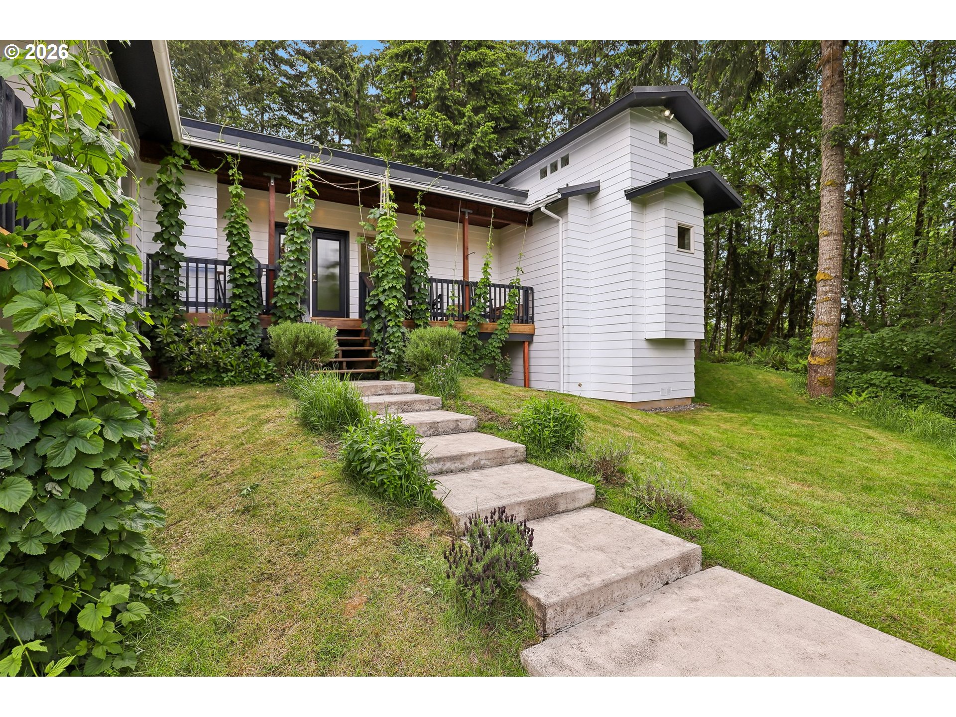 873 Mountain View Rd Property Photo 3