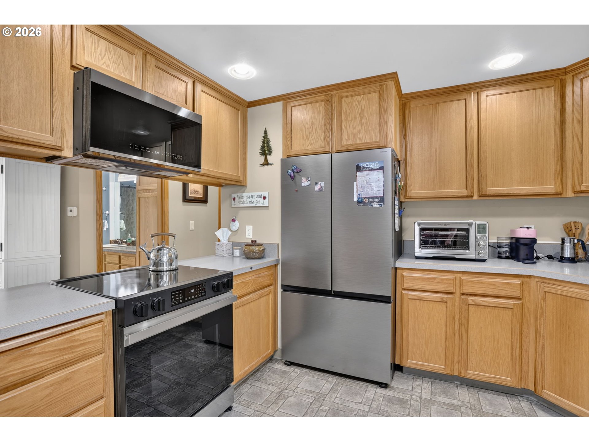 2247 Oregon Ct Property Photo 5