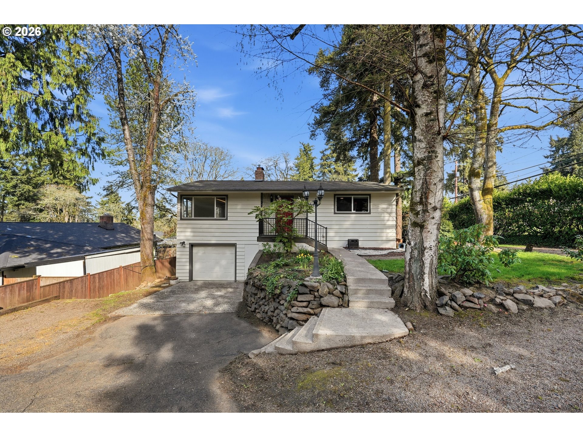 959 Lee St Property Photo 2