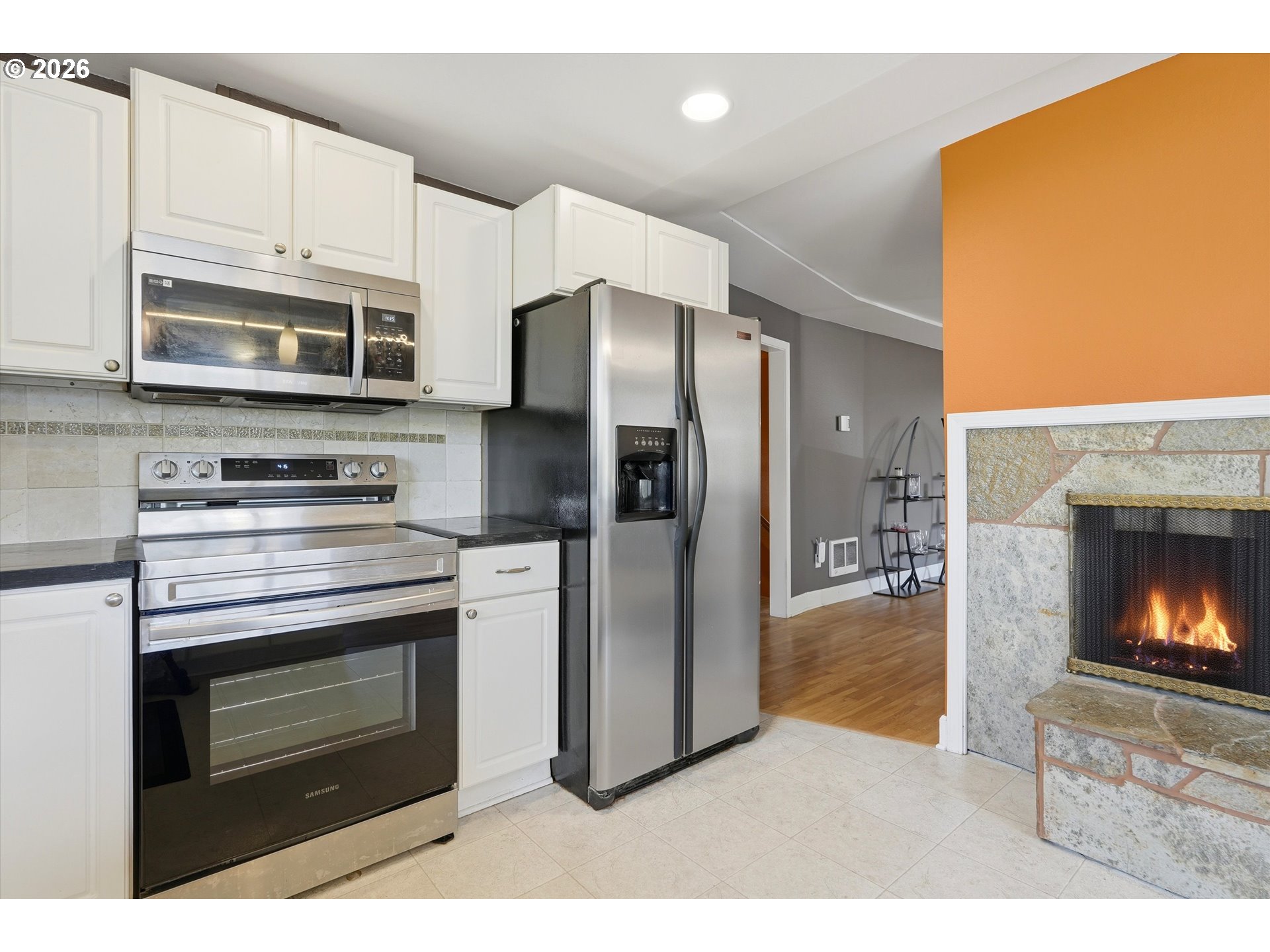 959 Lee St Property Photo 14