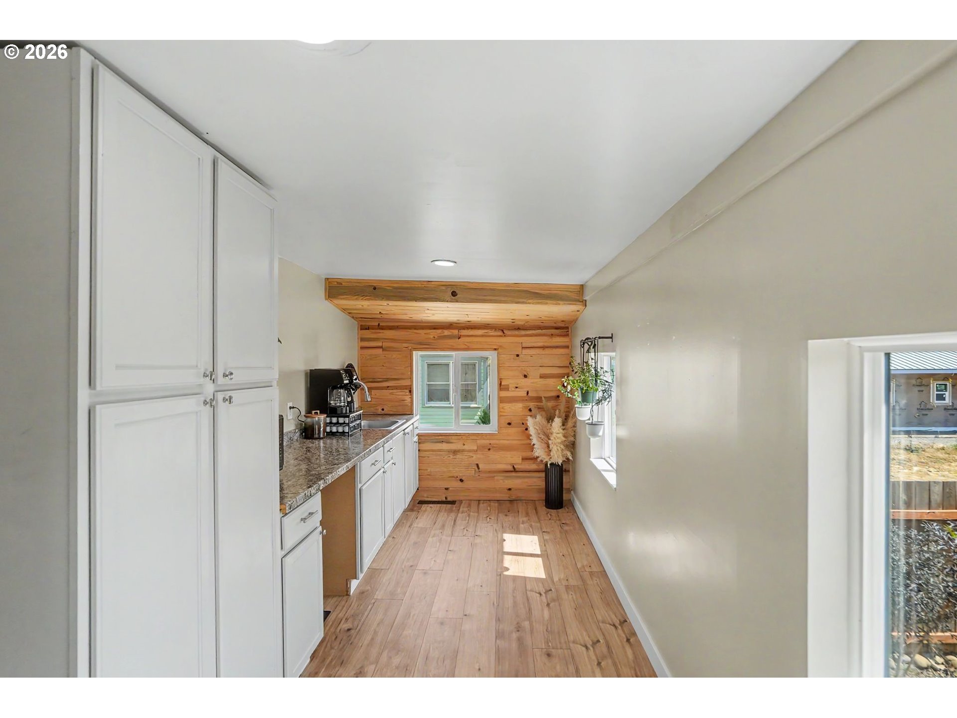 216 E Main St Property Photo 18