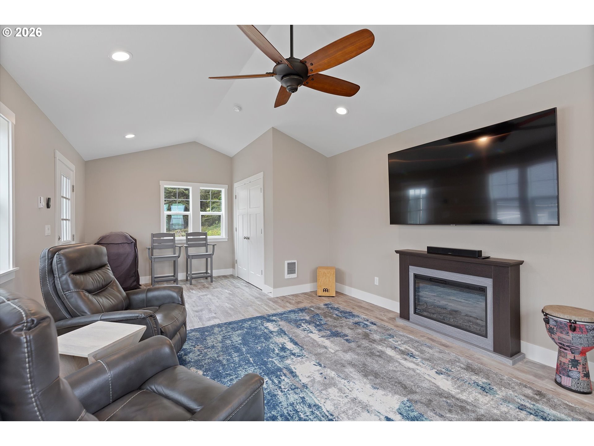 2065 Ne Mulberry Loop Property Photo 18