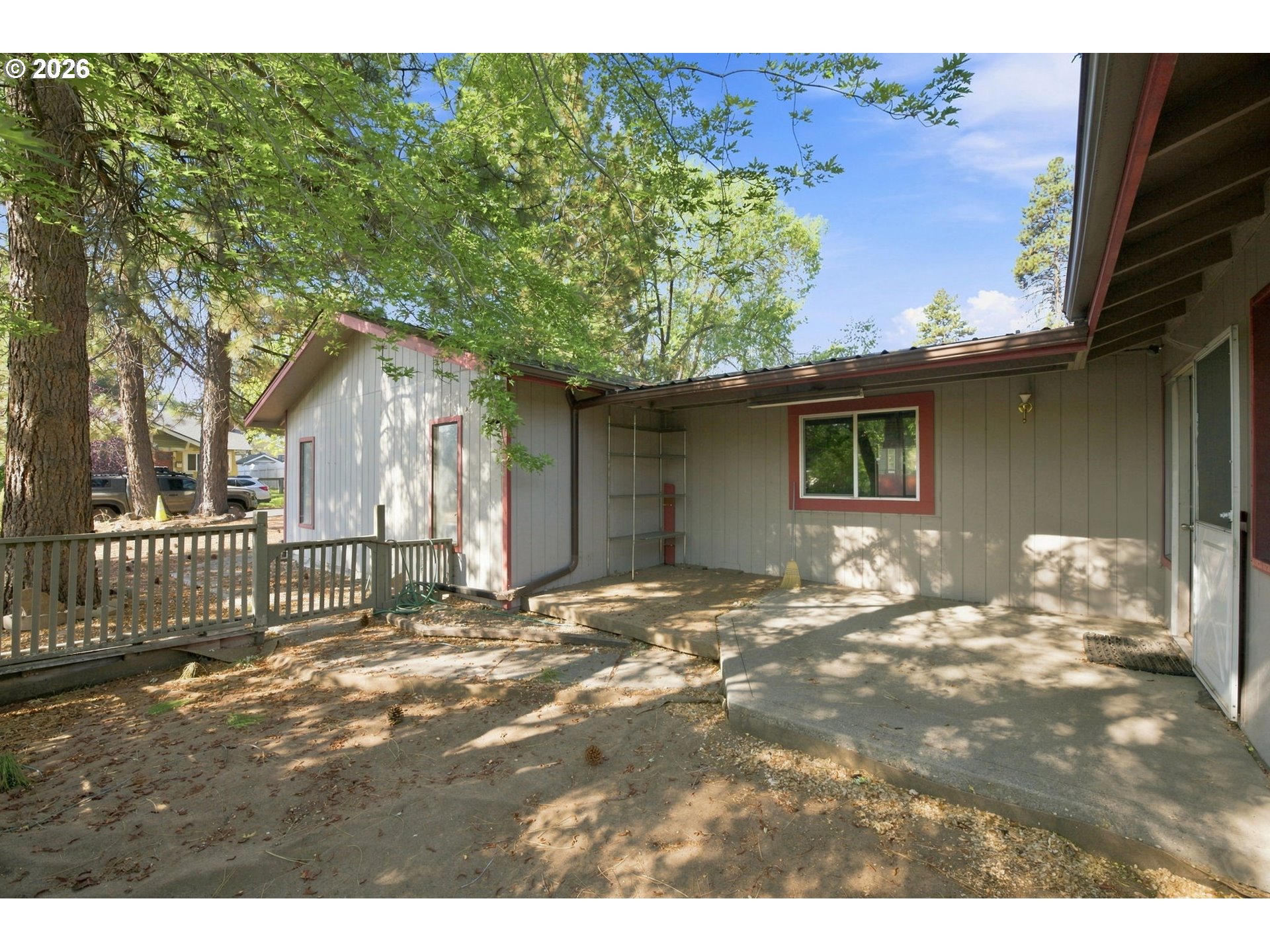 828 Nw Florida Ave Property Photo 1