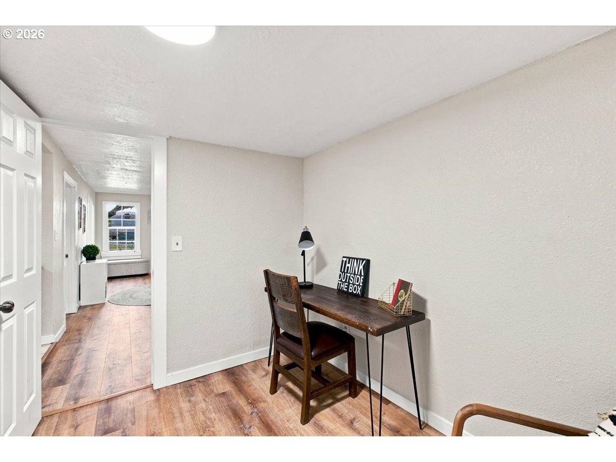 191 Catron St S Property Photo 15