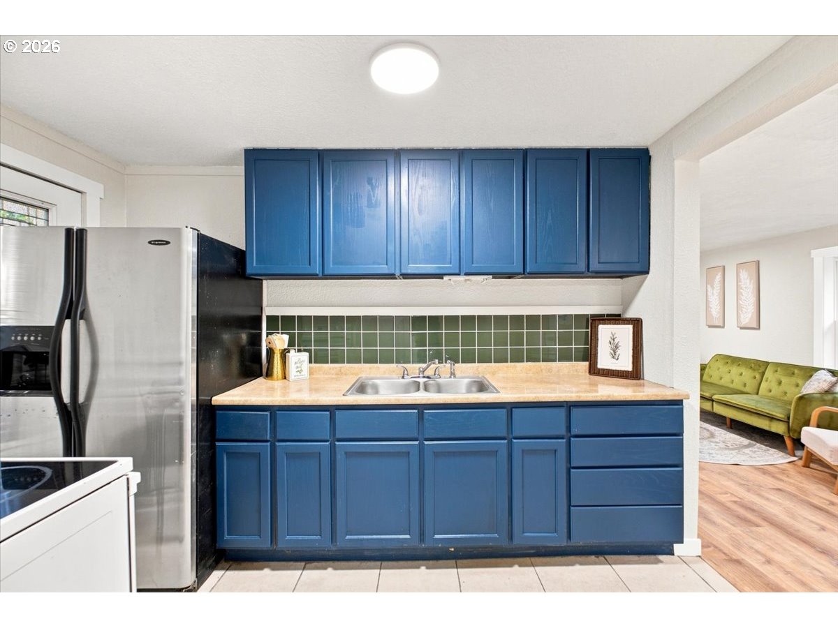 191 Catron St S Property Photo 18