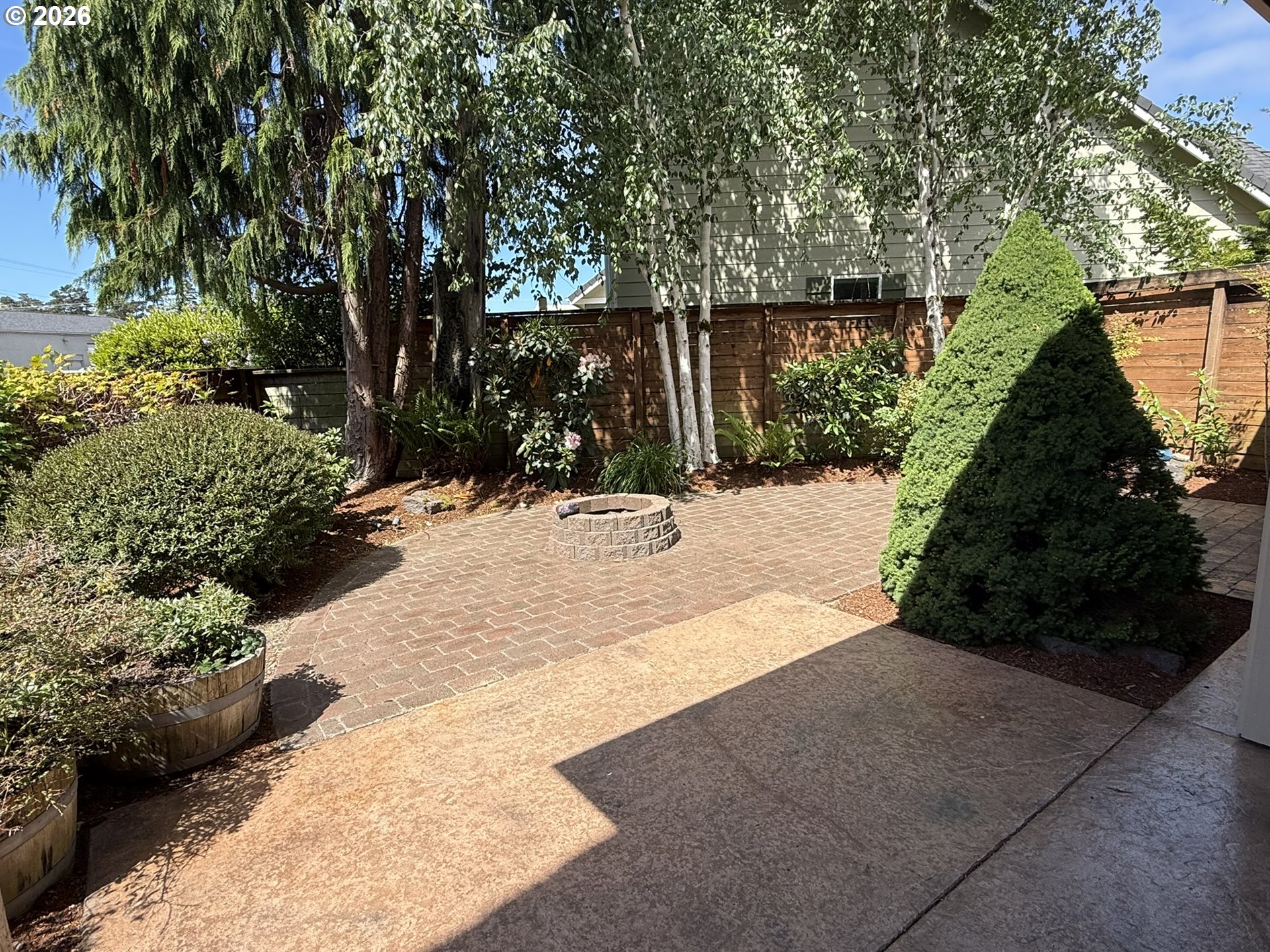 1610 38th Loop Property Photo 4
