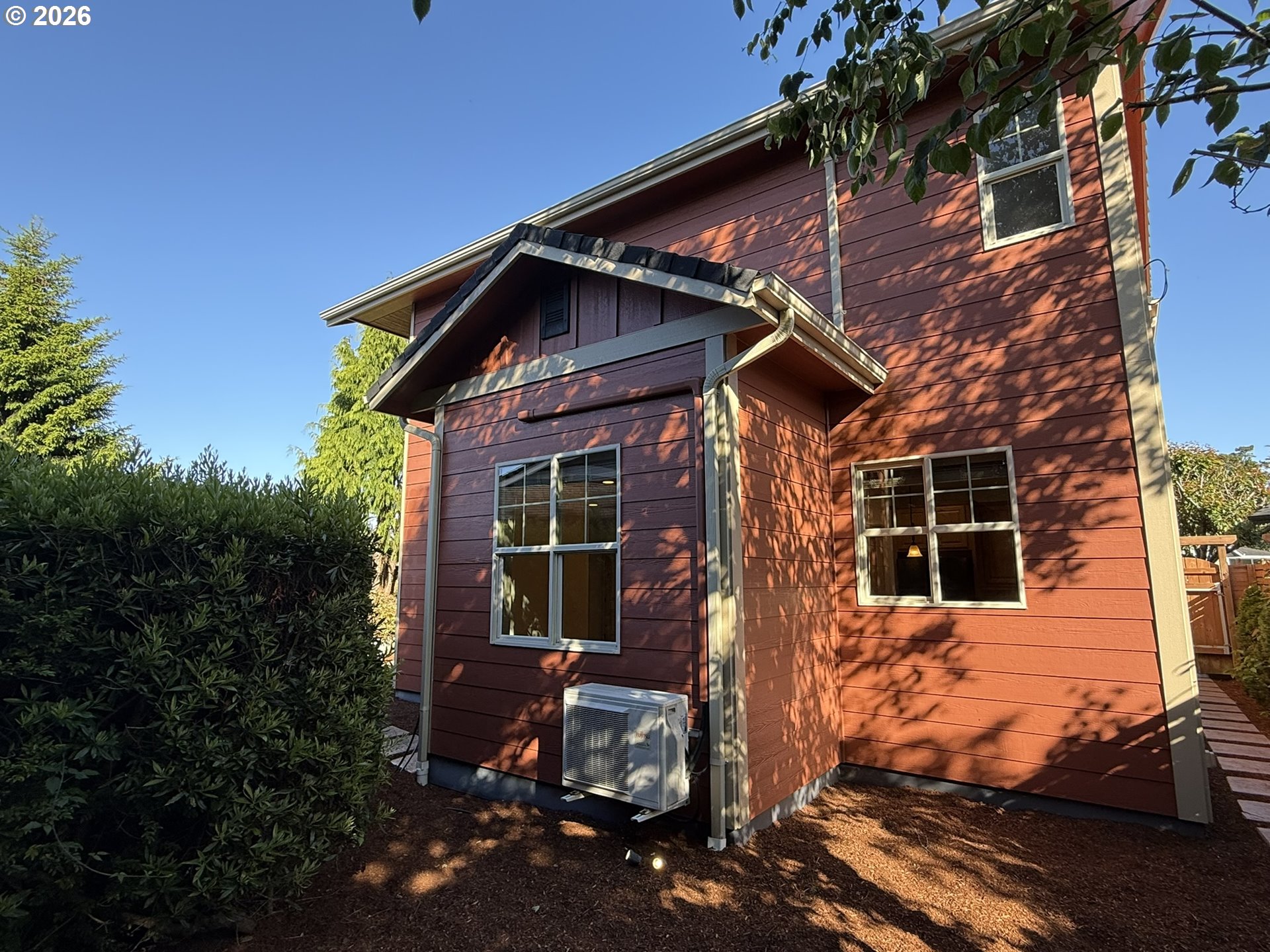 1610 38th Loop Property Photo 8