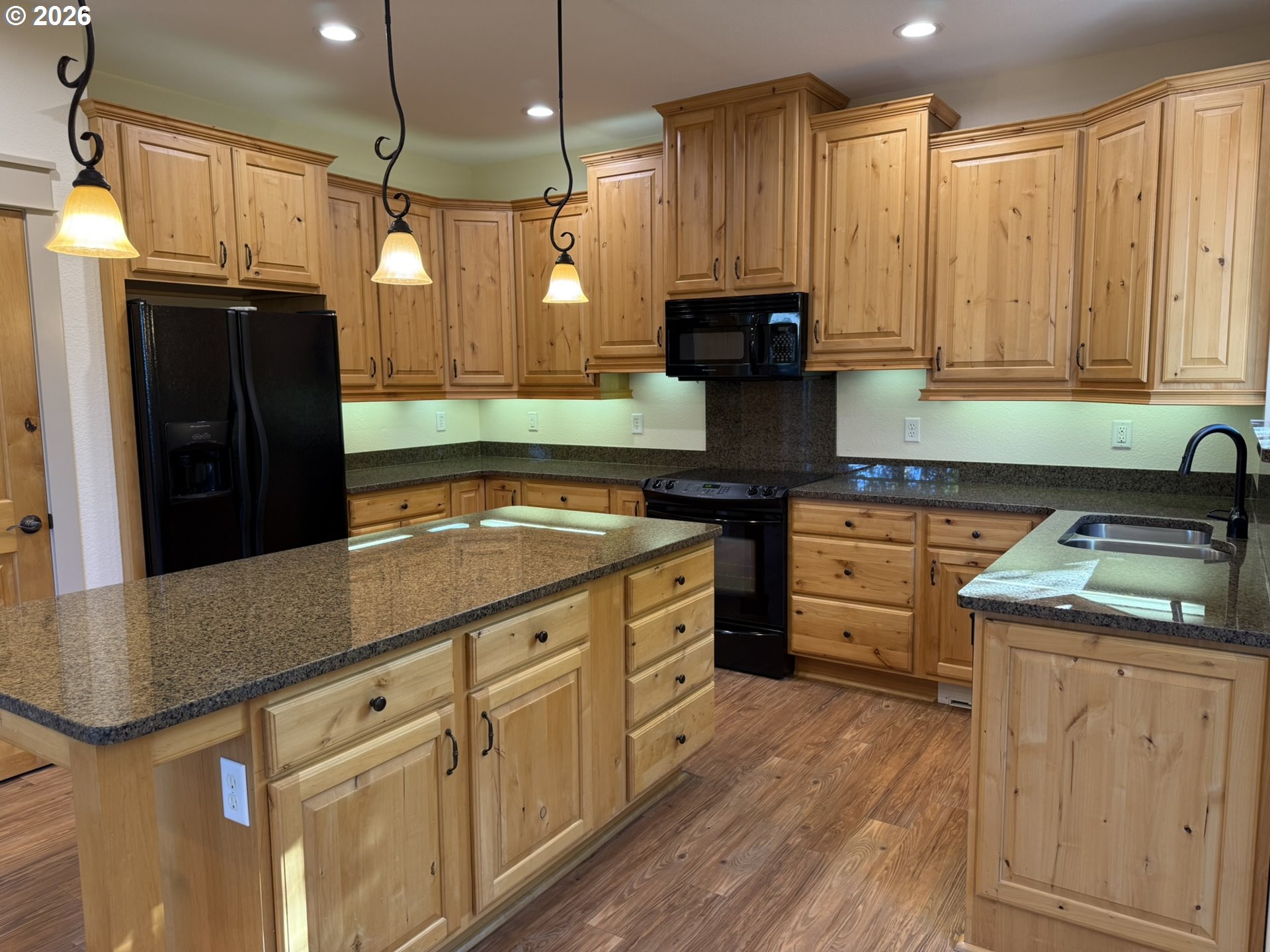 1610 38th Loop Property Photo 15
