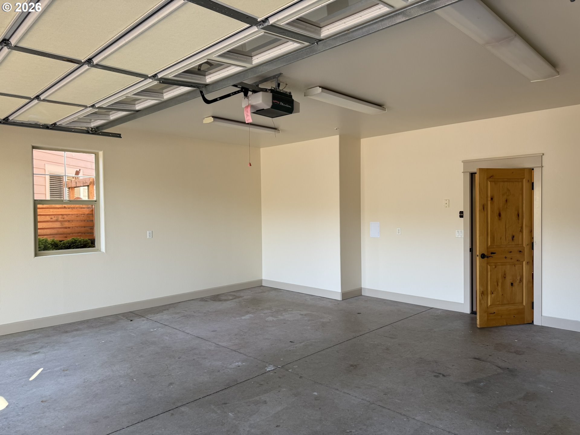 1610 38th Loop Property Photo 17