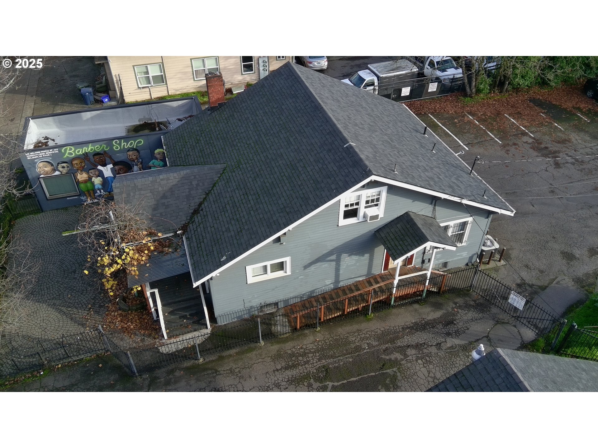 960/970 W 7th Ave Property Photo 17