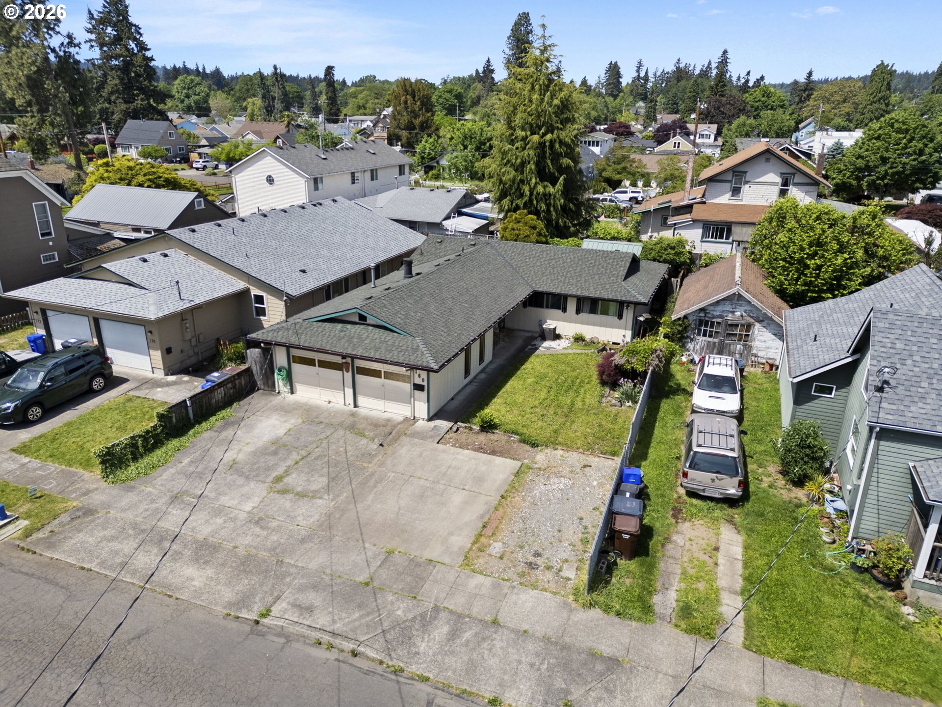 160 W Berkeley St Property Photo 4