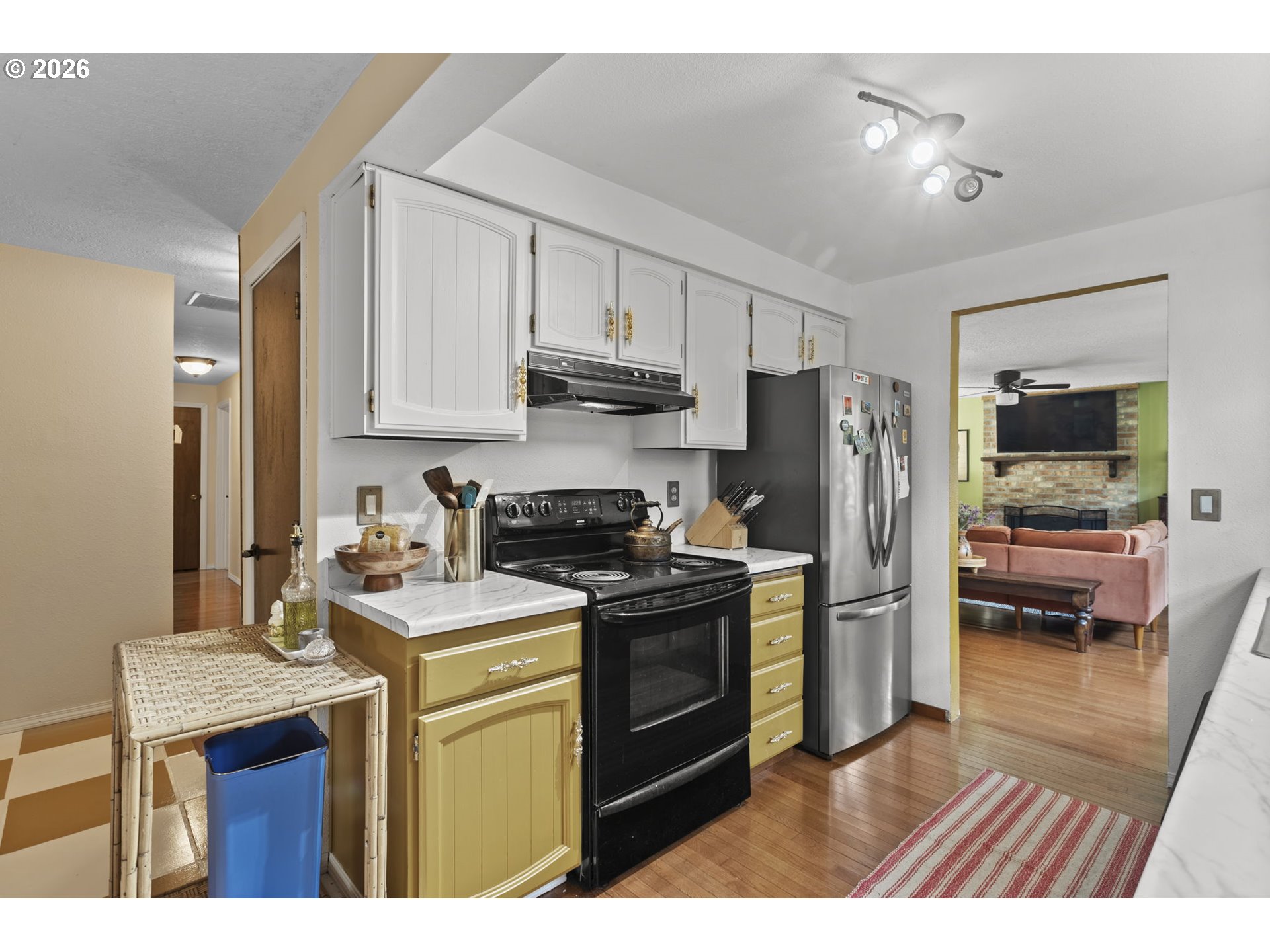 160 W Berkeley St Property Photo 10