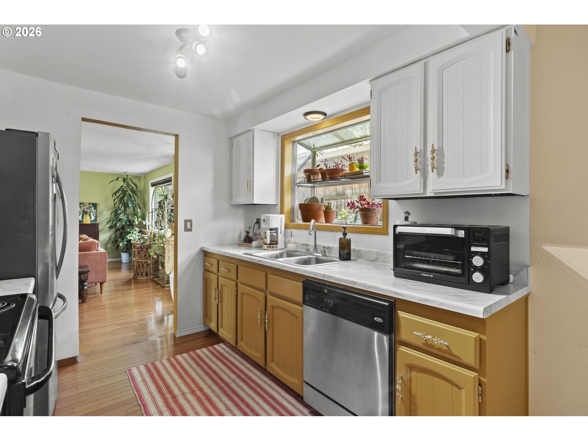 160 W Berkeley St Property Photo 11