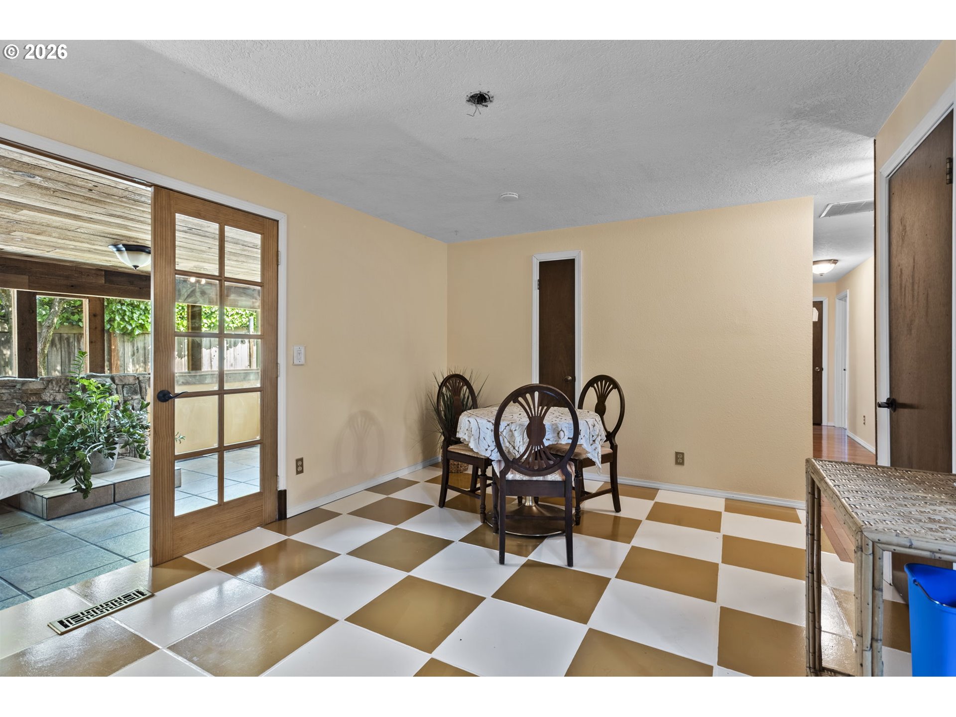 160 W Berkeley St Property Photo 15
