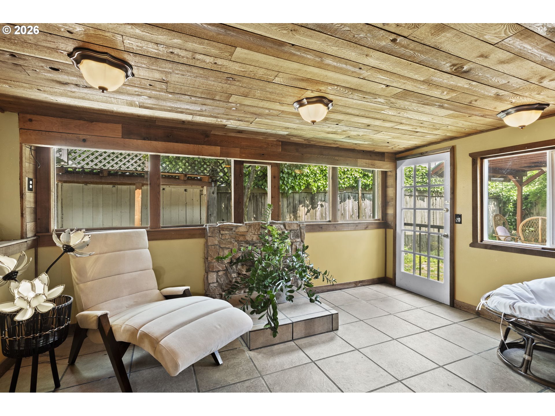160 W Berkeley St Property Photo 17