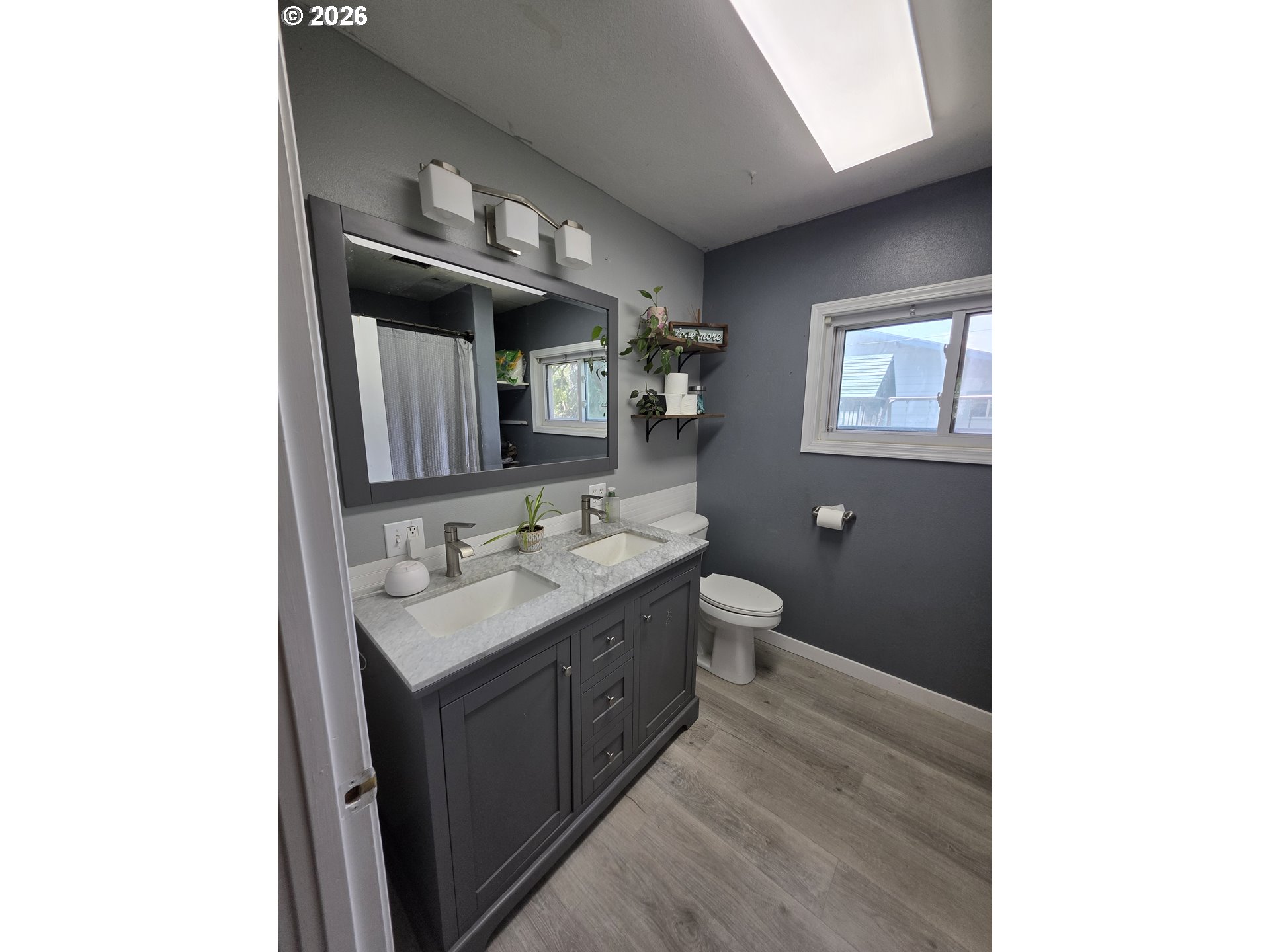 395 Center St Property Photo 15