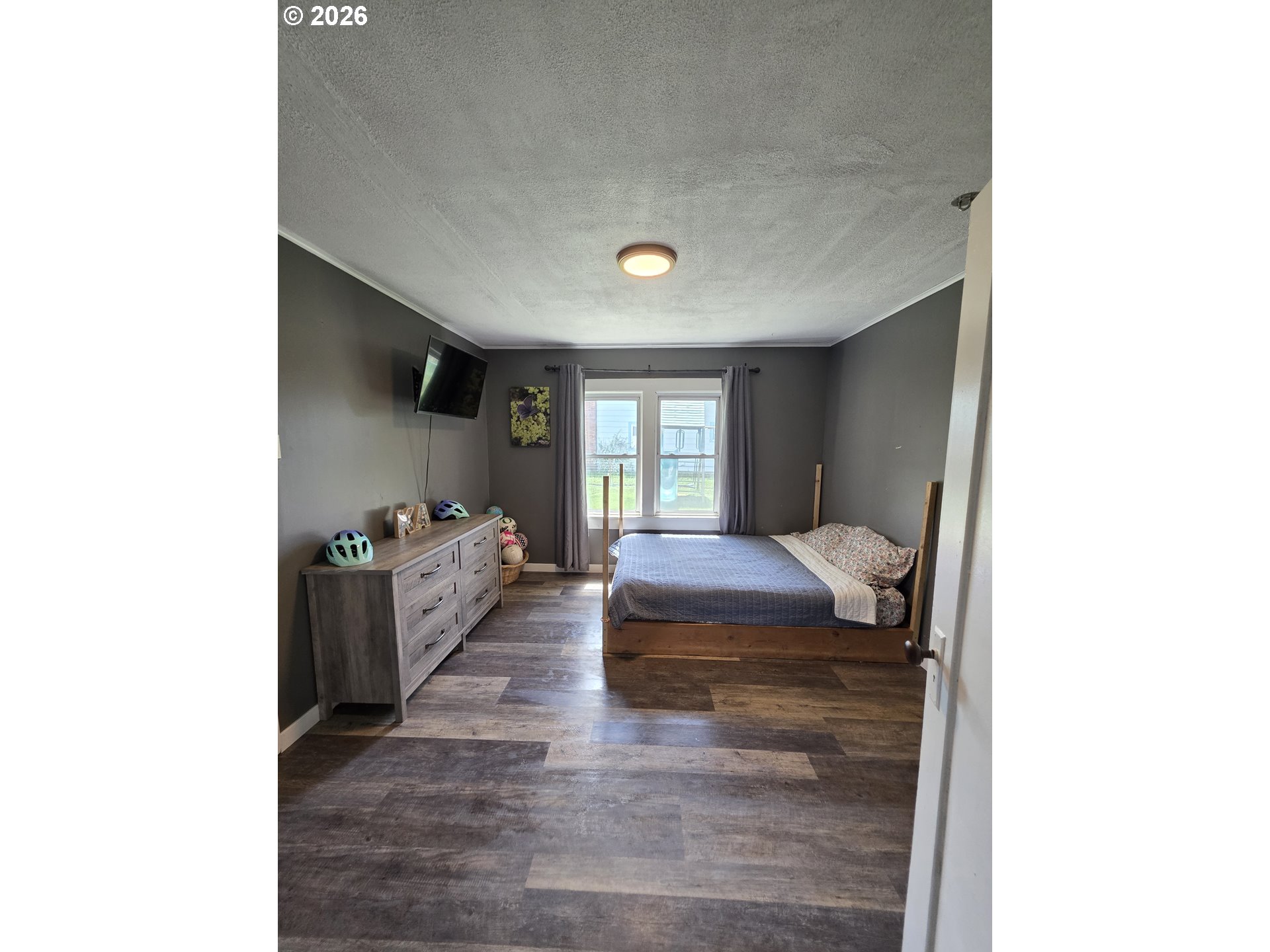 395 Center St Property Photo 16