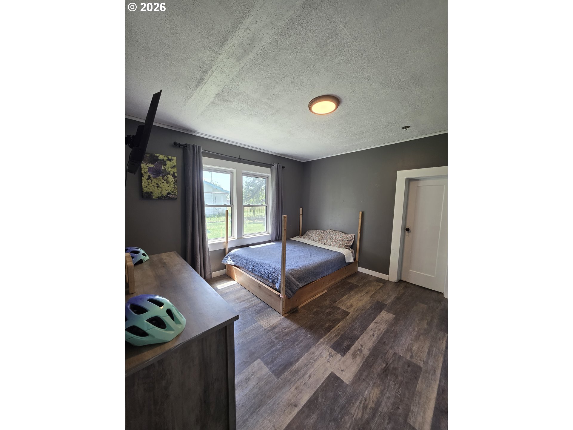 395 Center St Property Photo 17