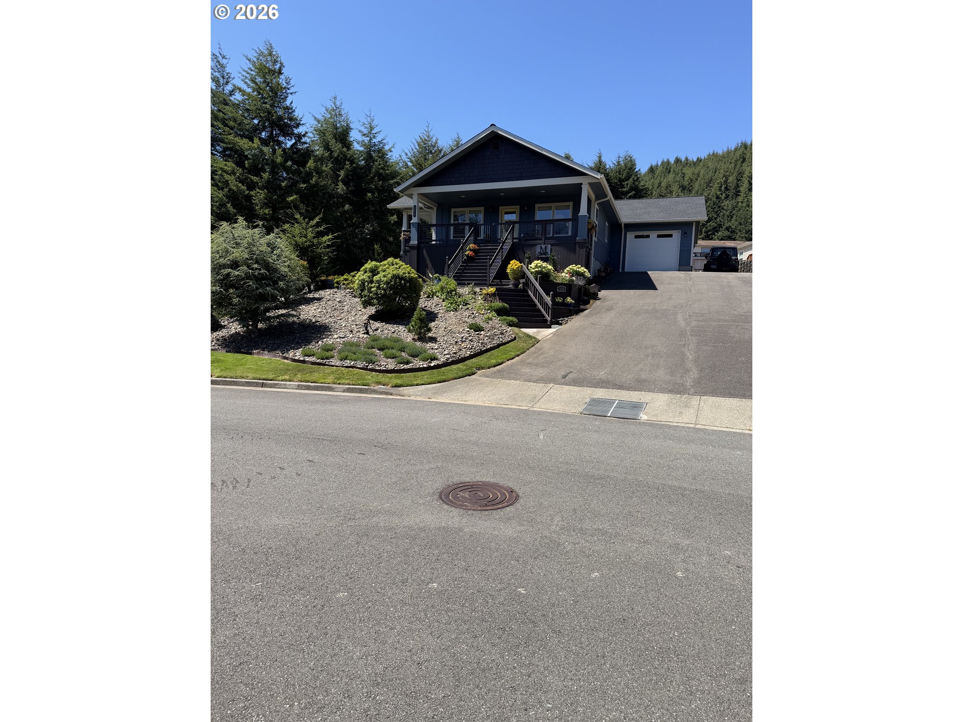 250 FOXGLOVE WAY Property Photo 1