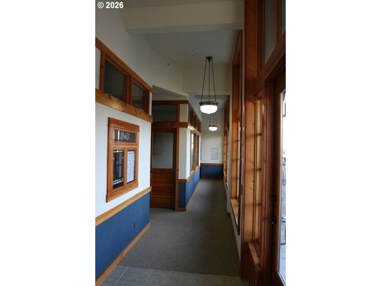 723 Se Pine St Property Photo 6