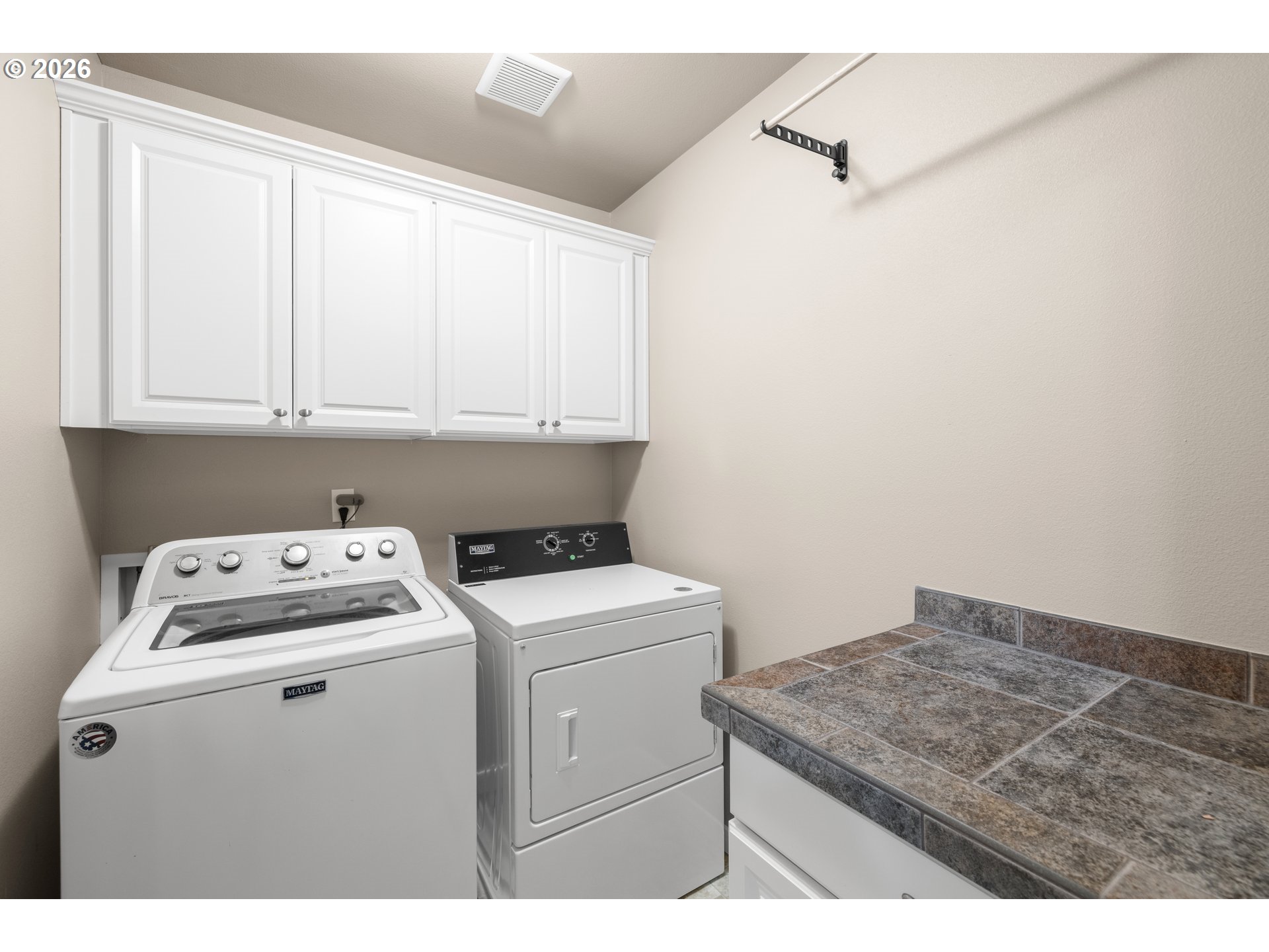 906 36th Pl Property Photo 21