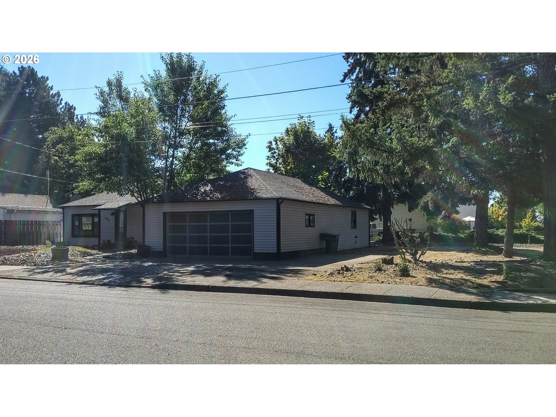 648 Sw Arthur St Property Photo 2