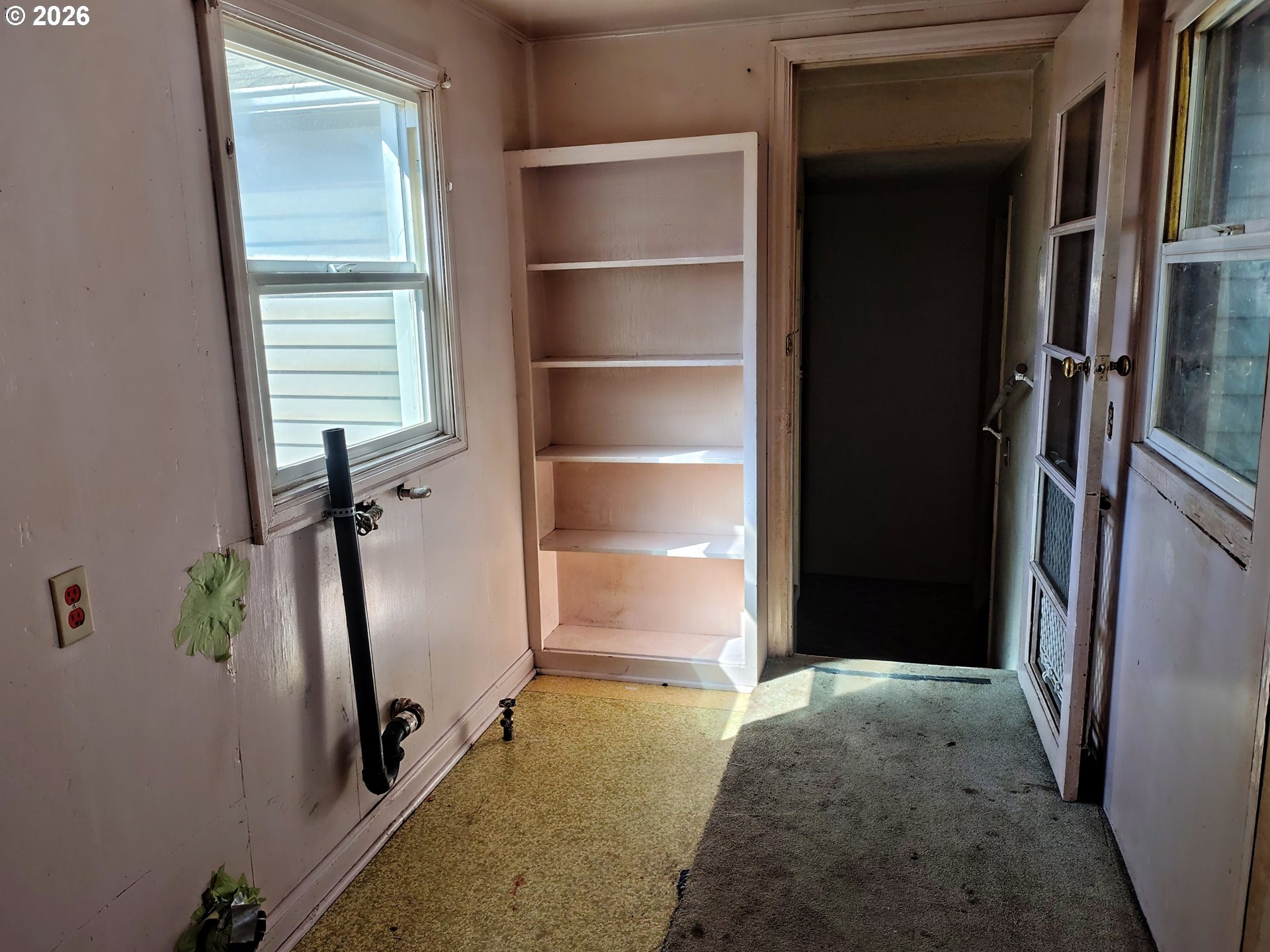 648 Sw Arthur St Property Photo 5
