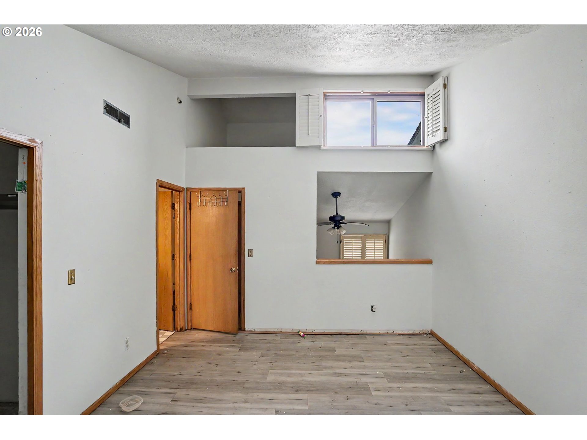 3776 Ne Auburn Rd Property Photo 17