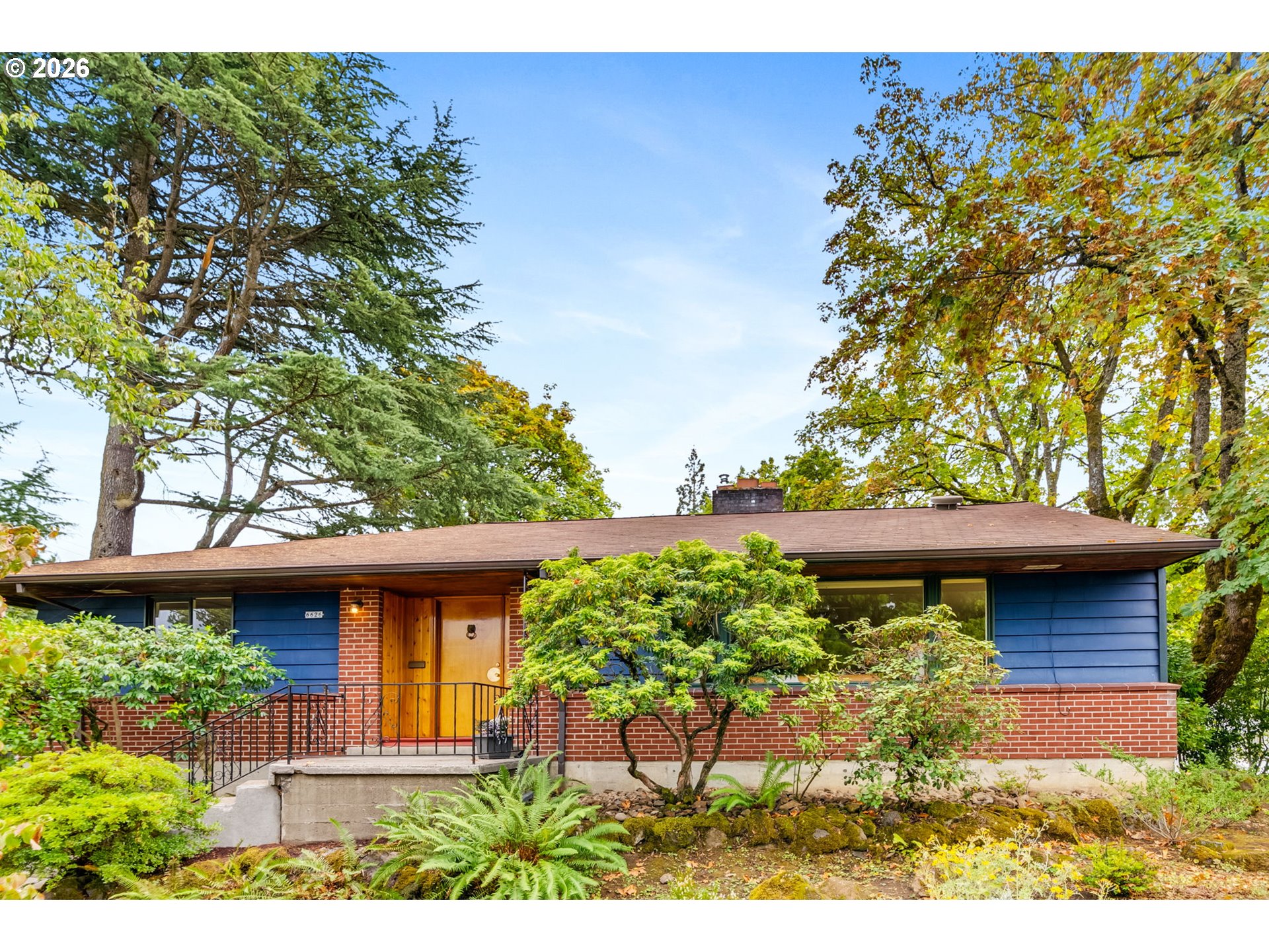 6626 Se Stark St Property Photo 1